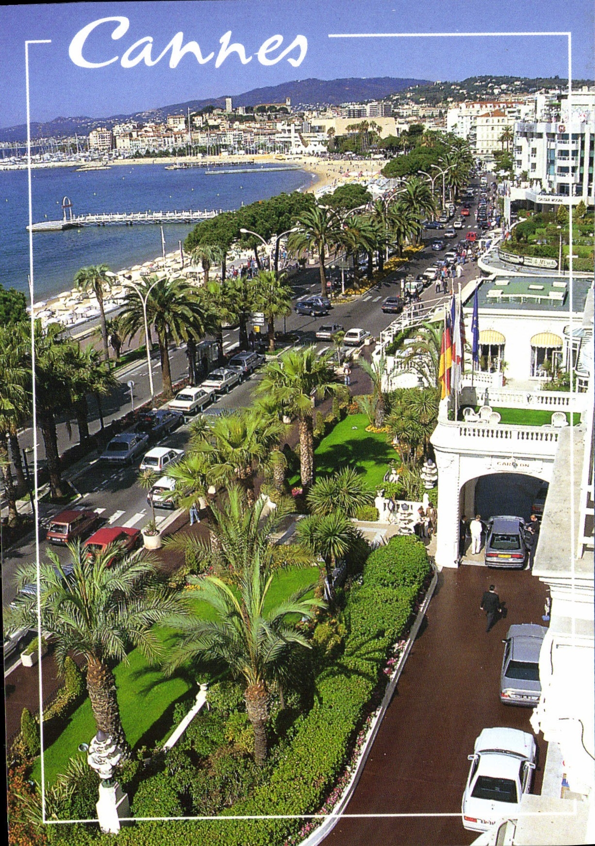 CPM La Cote d'Azur Inoubliable French Riviera Cannes La Croisette au fond le suquet 