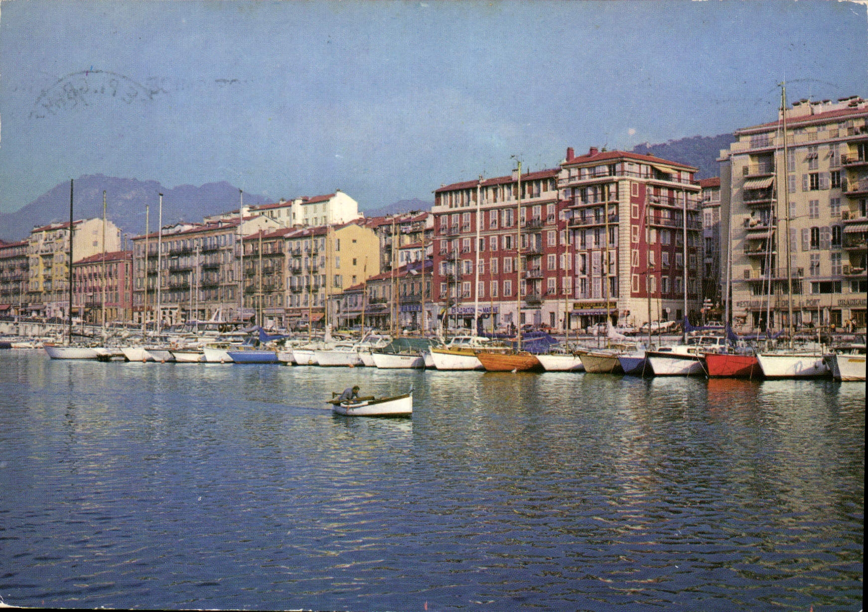 CPM Nice Vue du port et le quai des Docks
