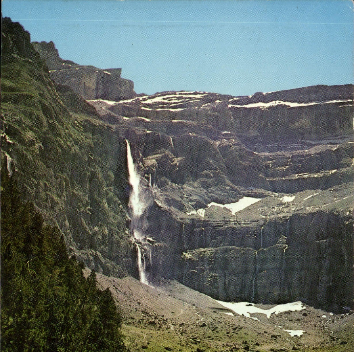 CPM Nos Belles Pyrenees Gavarnie Hautes Pyrenees La Grande Cascade 