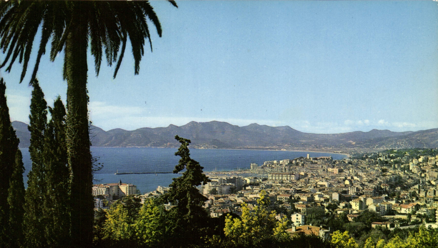 CPM Cannes Vue generale prise 