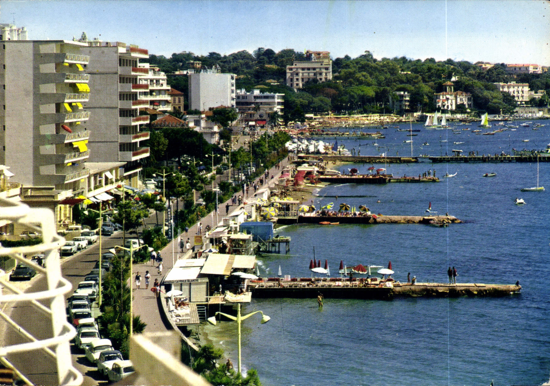 CPM La Cote d'Azur Juan les Pins Les Tropiques 