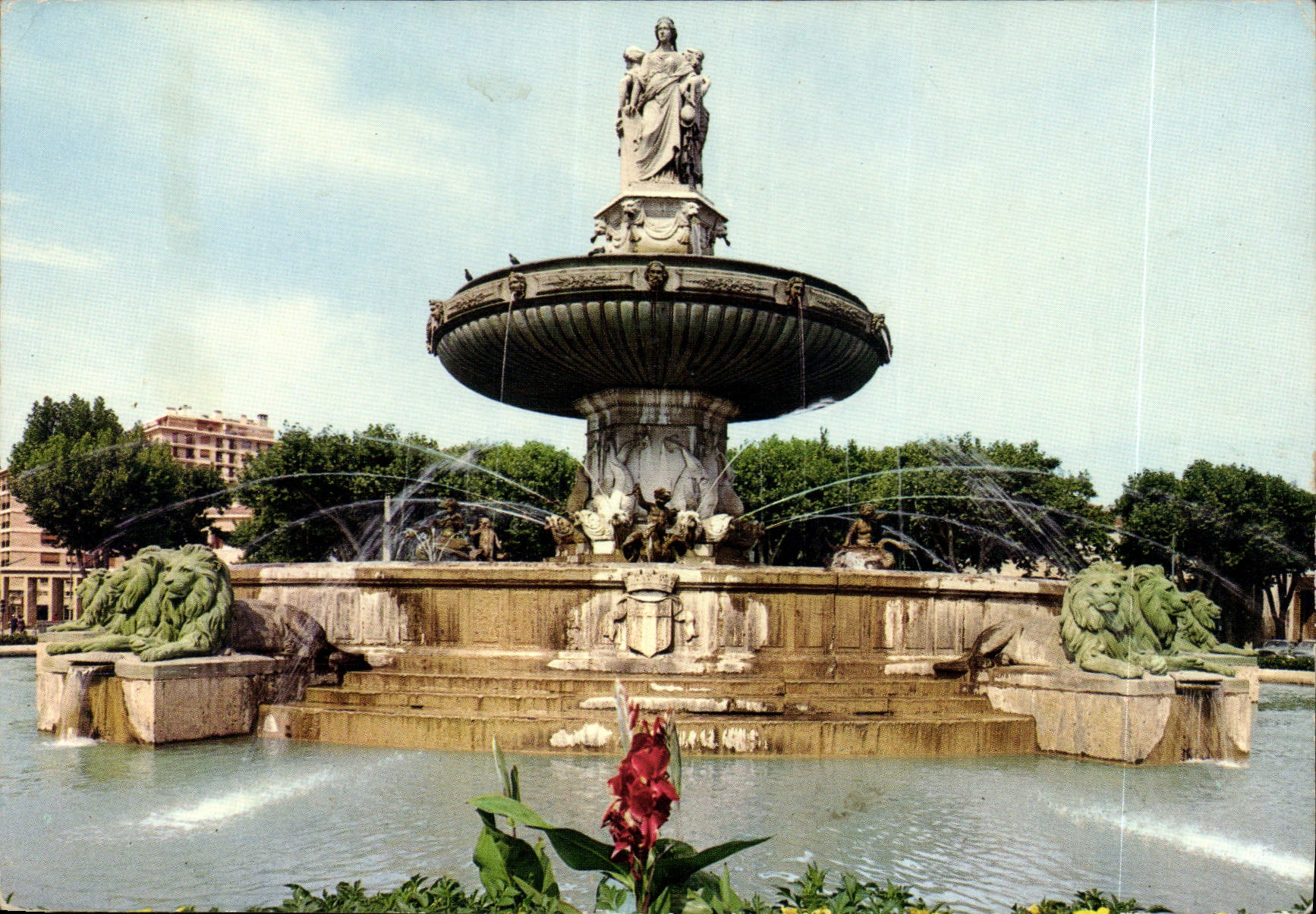 CPM La Cite du Roy Rene Aix en Provence La Fontaine de la Rotonde