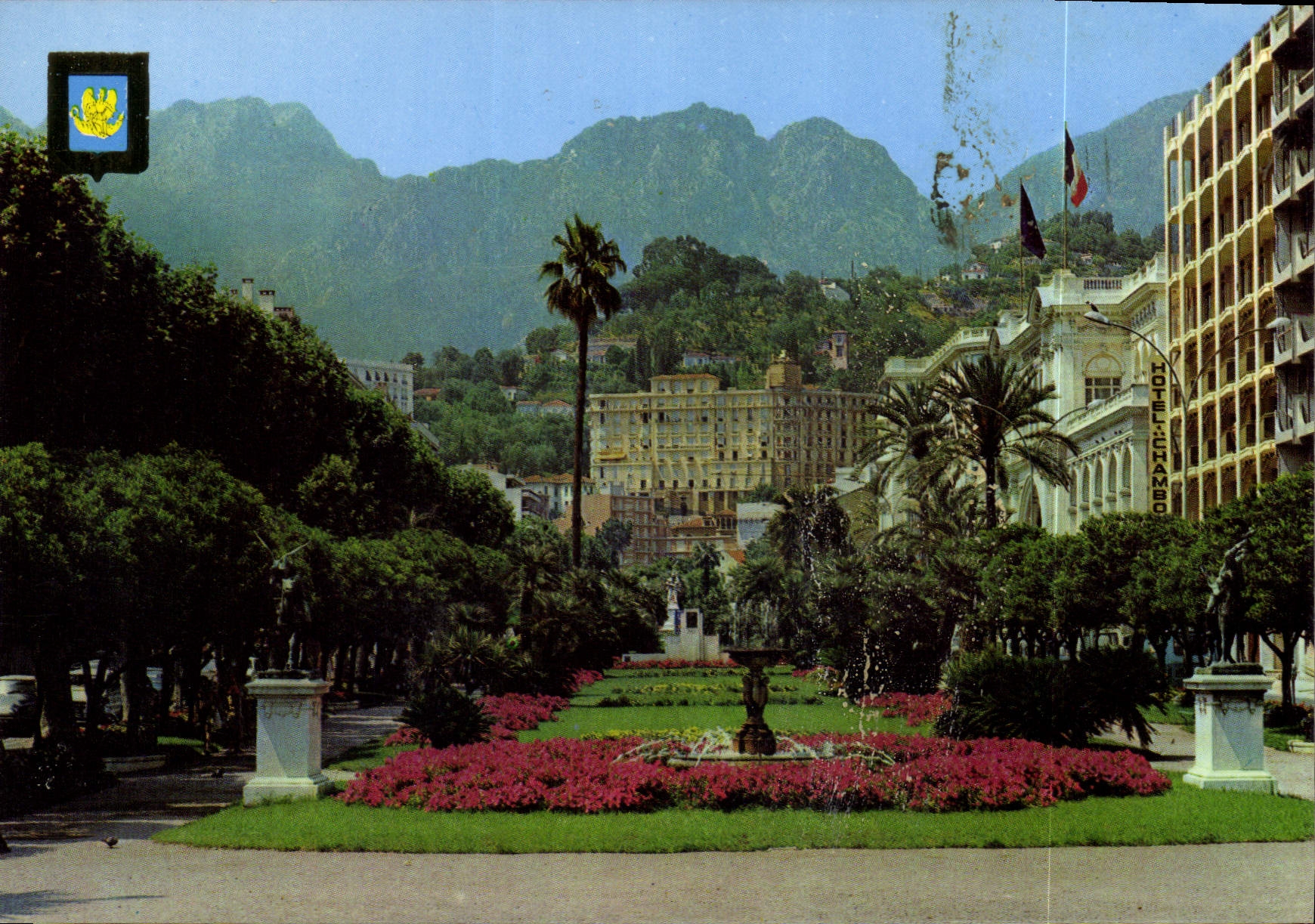 CPM Menton Le Jardin Public et les Montagnes de Gamte Agnes