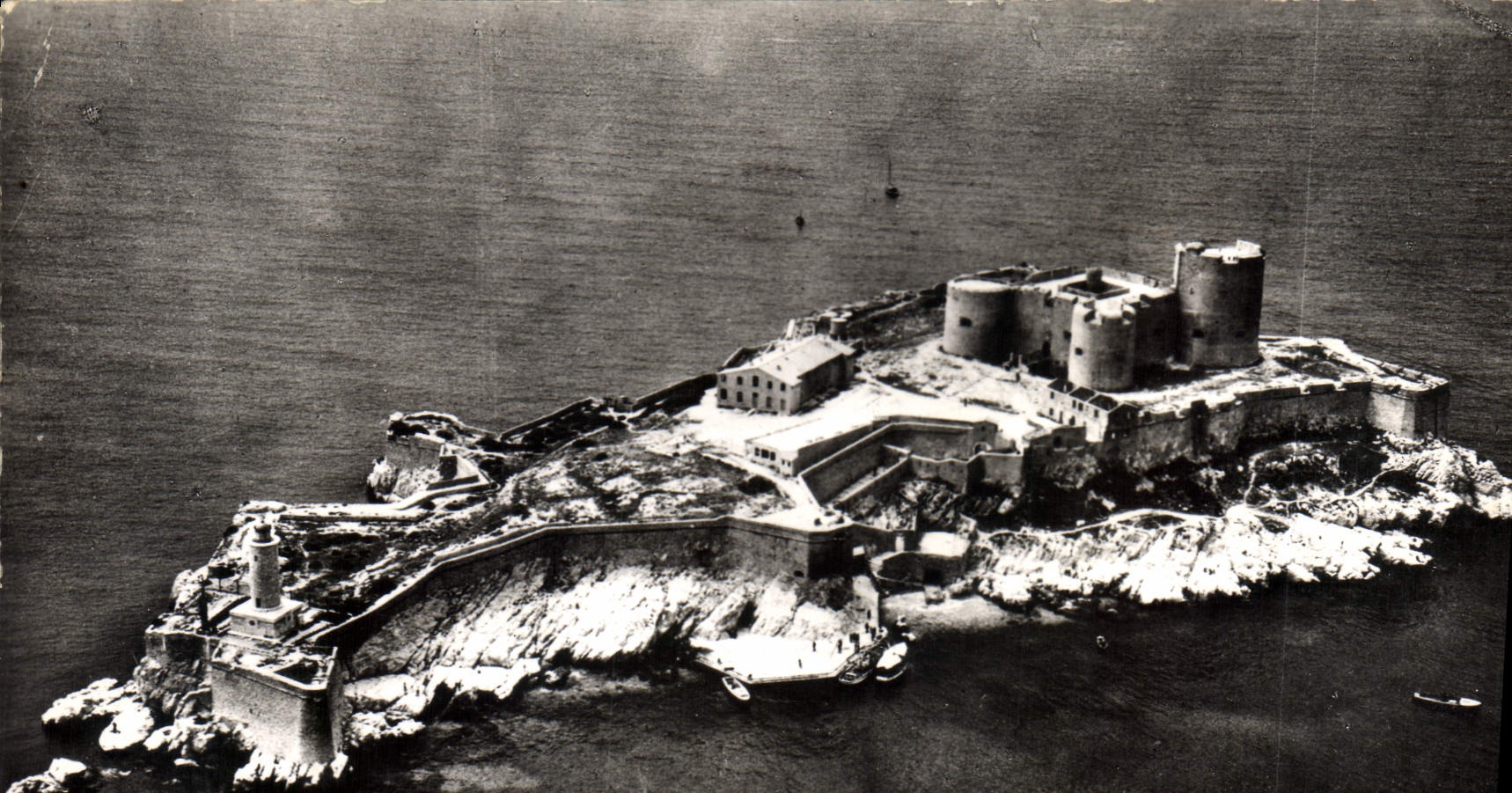 CPM Marseille L'Ile et le Chateau d'If Vue aerienne 