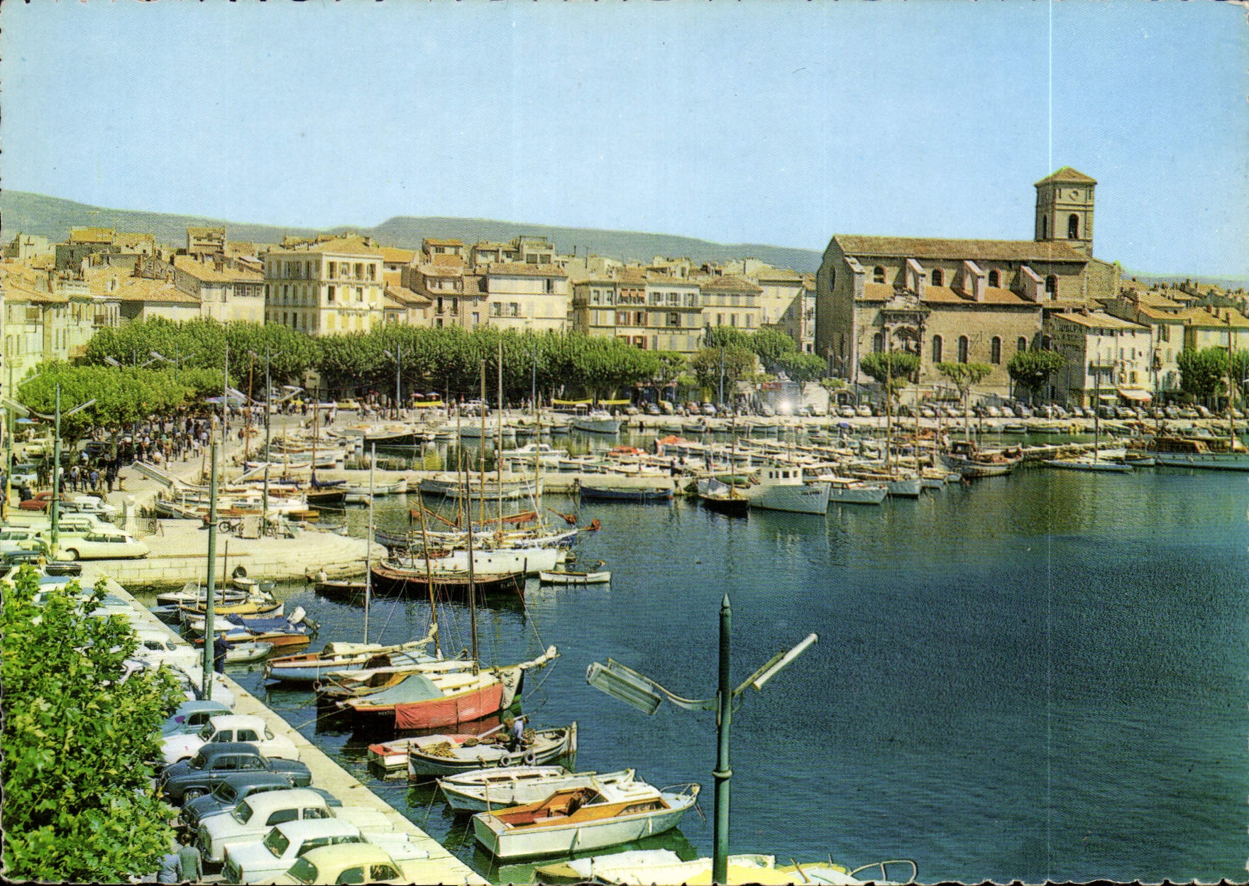 CPM Cote d'Azur La Ciotat Vue generale du Port