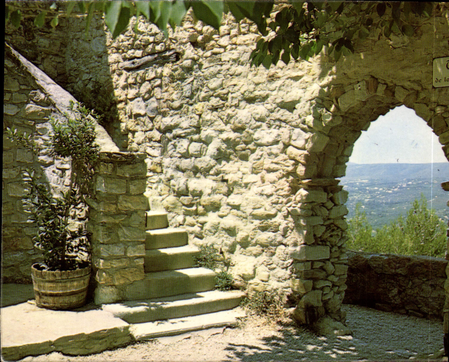 CPM Lumiere et Beaute de la Cote d'Azur Le Castelet Trou de la Dame 