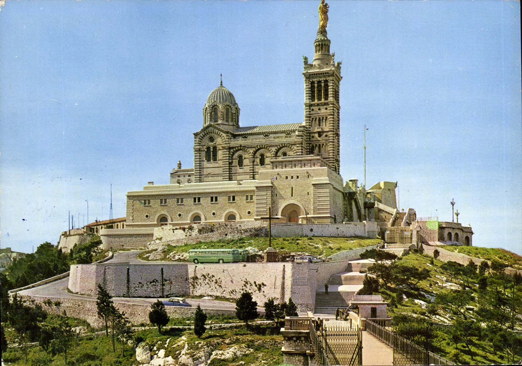 CPM Le Carrefour du Monde Marseille Basilique Notre Dame de la Garde 