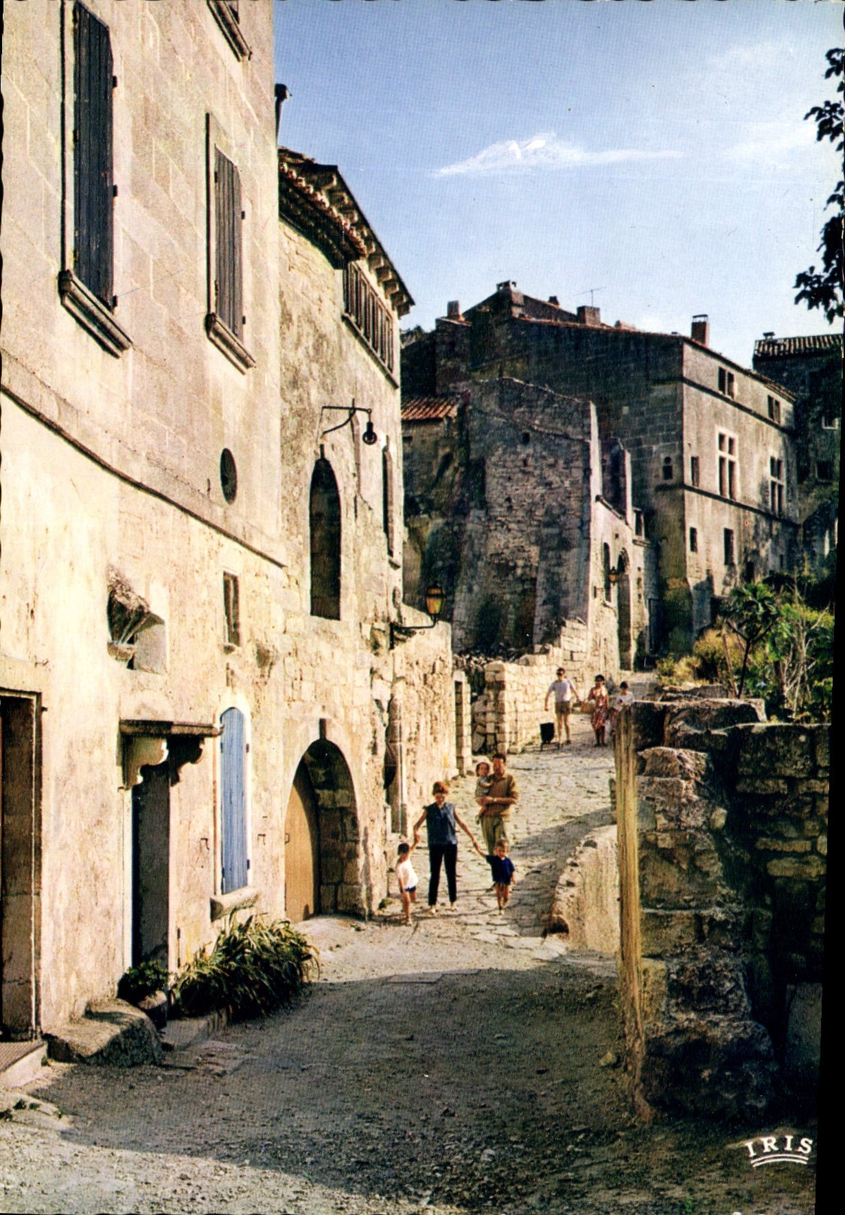 CPM Reflets de Provence Les Baux en Provence une vieille rue