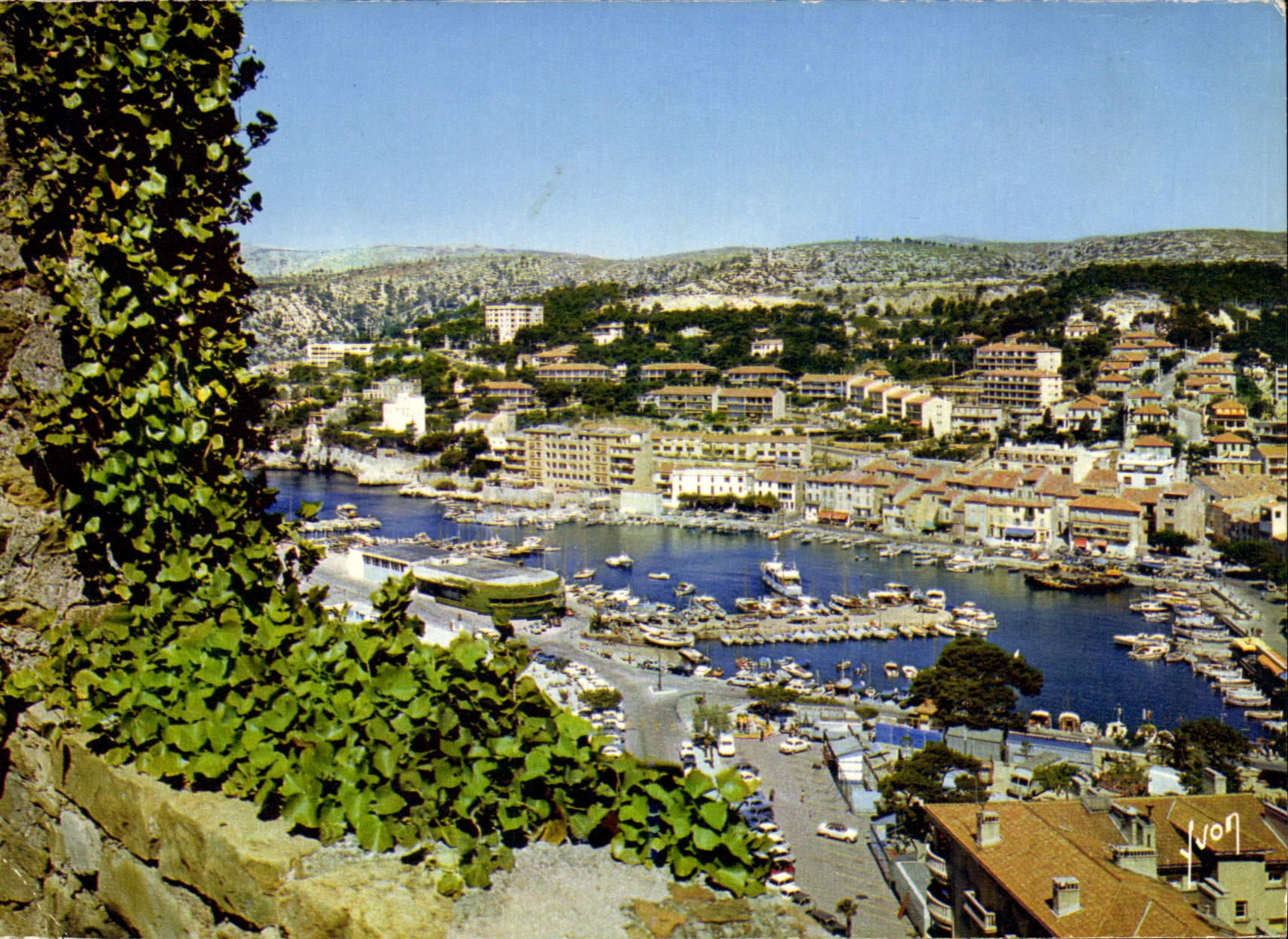 CPM Couleurs et Lumiere de France Cote d'Azur miracle de la nature Cassis Bouches du Rhone Vue gener