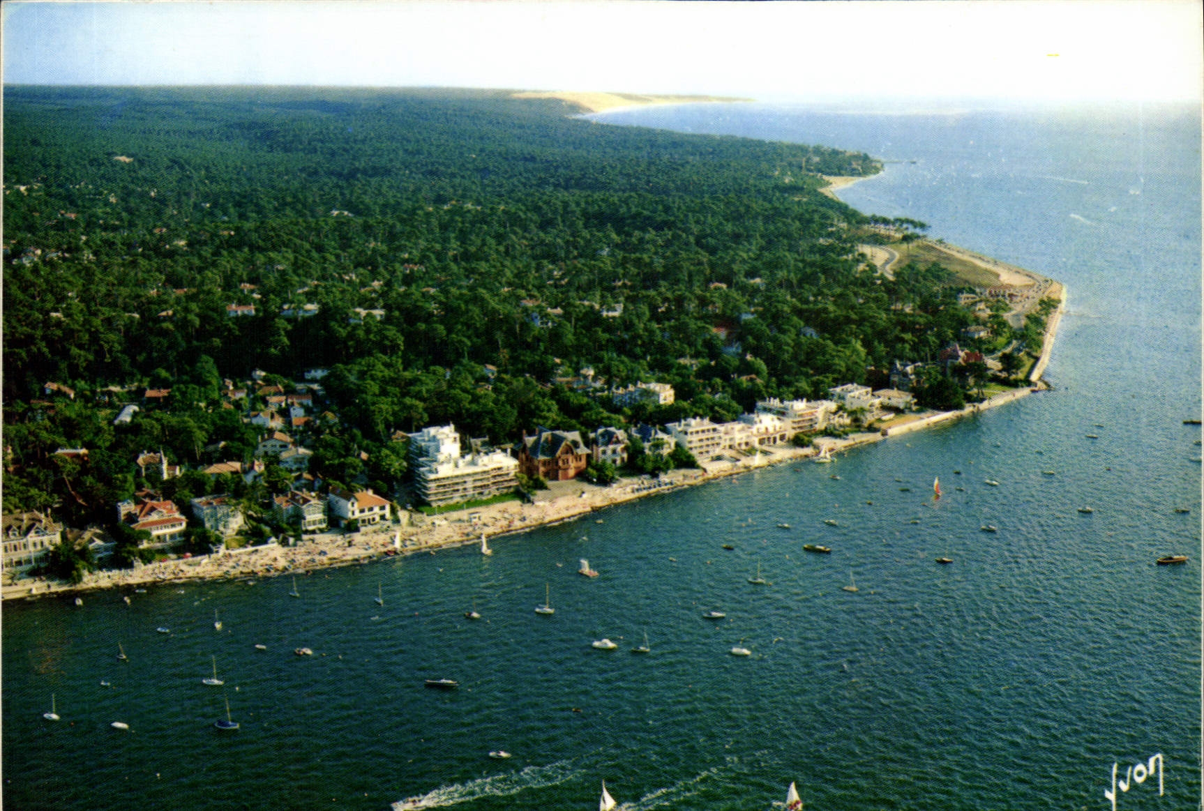 CPM Arcachon Gironde le Bassin avec Pereire plus loin le Moulleau et au fond a gauche la dune du Pil