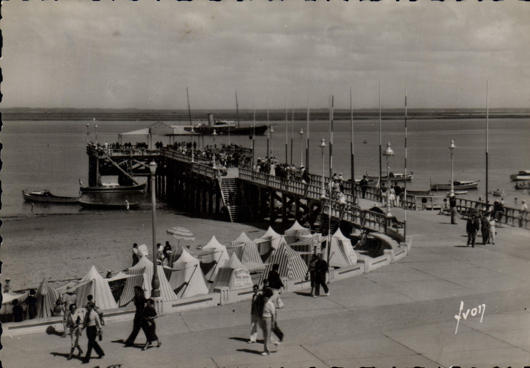 CPM Arcachon Gironde Promenades et Jetee Thiers 