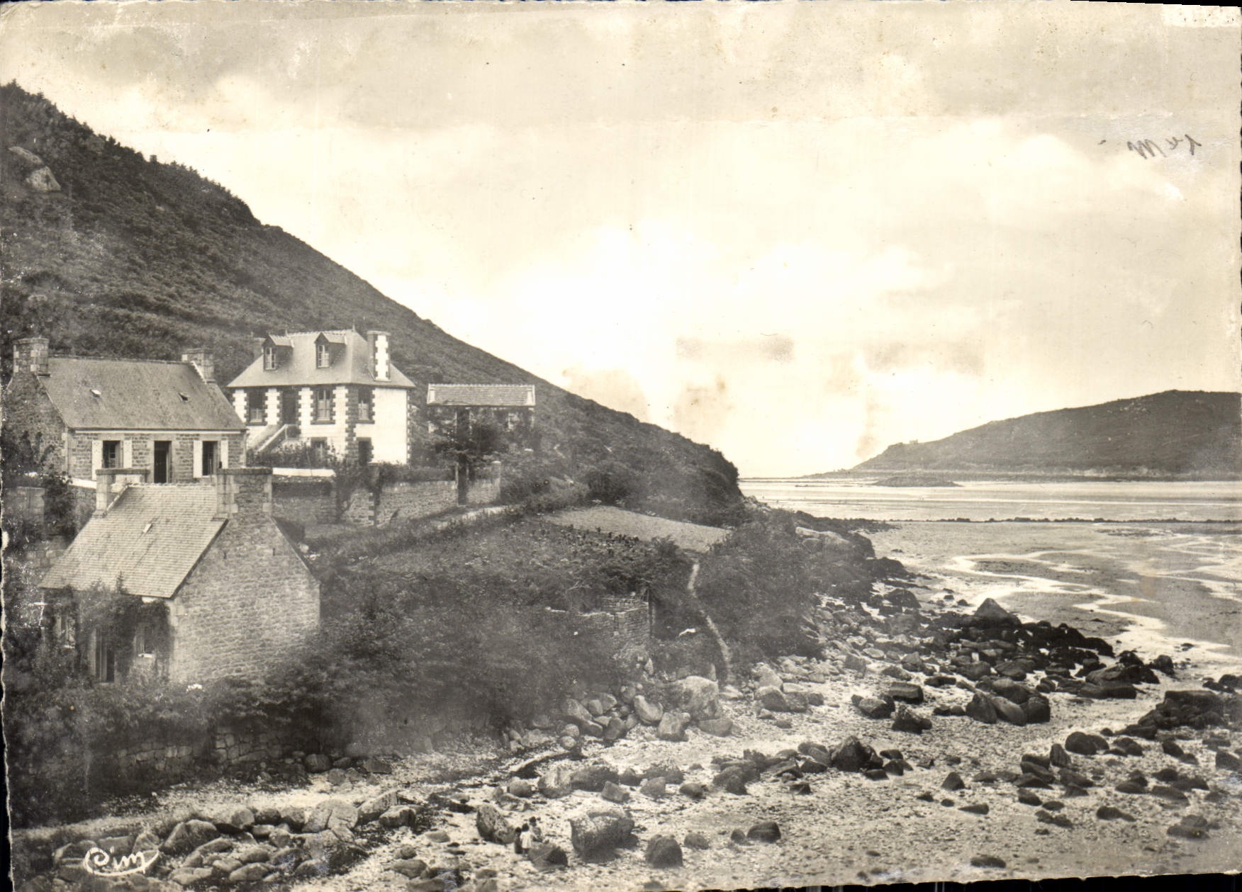 CPM Le Yaudet C du N Plage du Pont Roux 