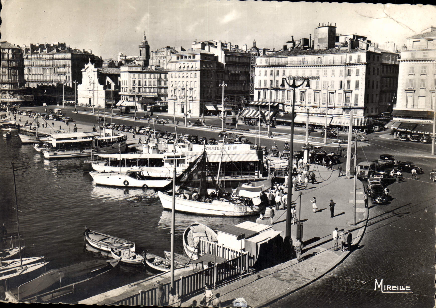 CPM Marseille B du R un coin du vieux Port et le quai des Belges 