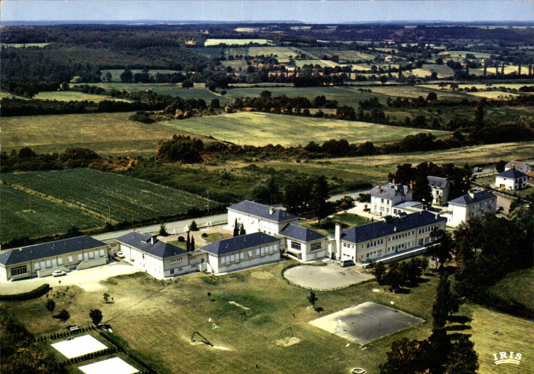 CPM La Roche Posay Vienne la Colline ensoleillee 