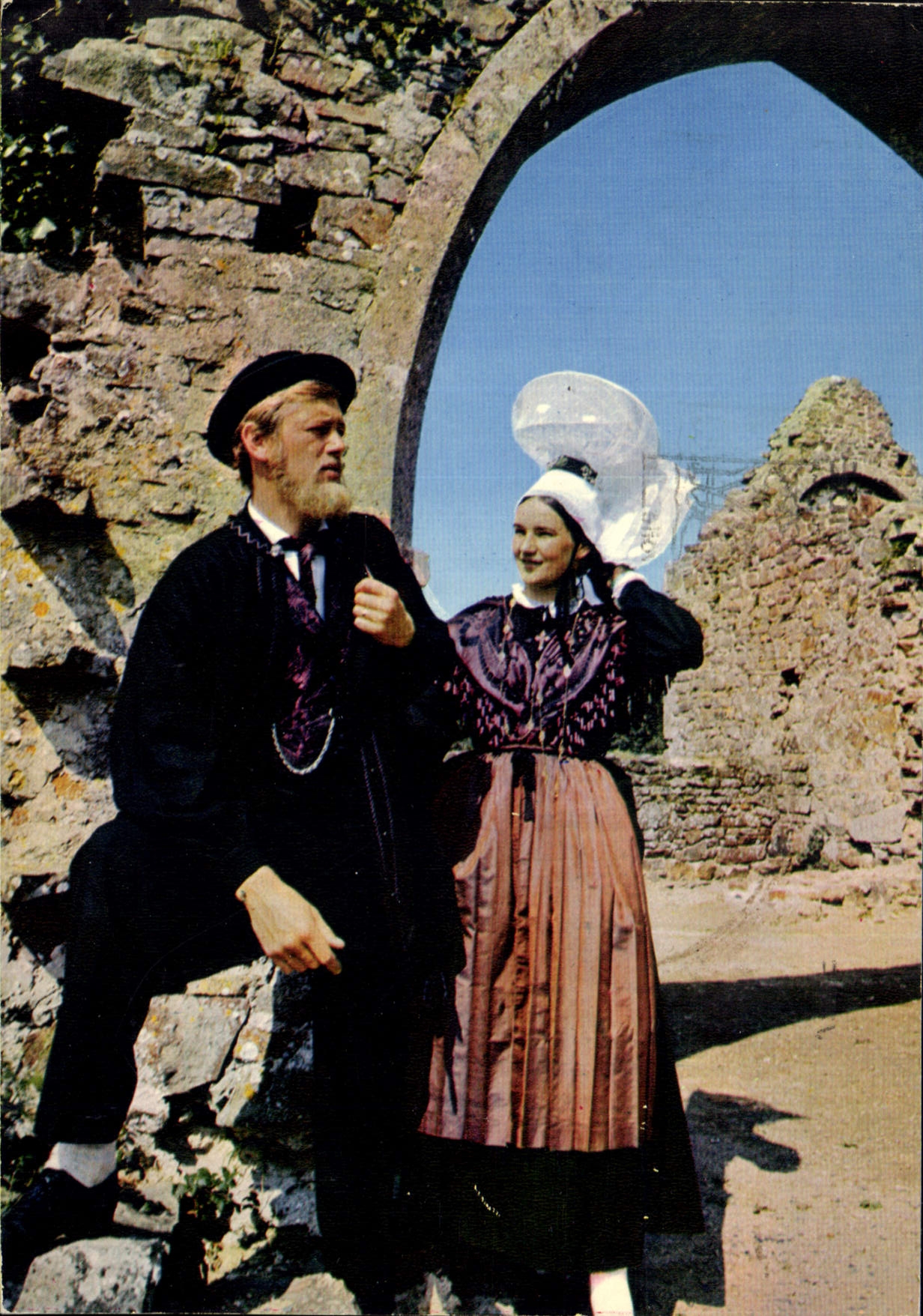 CPM La Normandie le p'tit Cape d'Brix Cotentin Scene Normandie de qui d'tes en gouen m'n'homme 