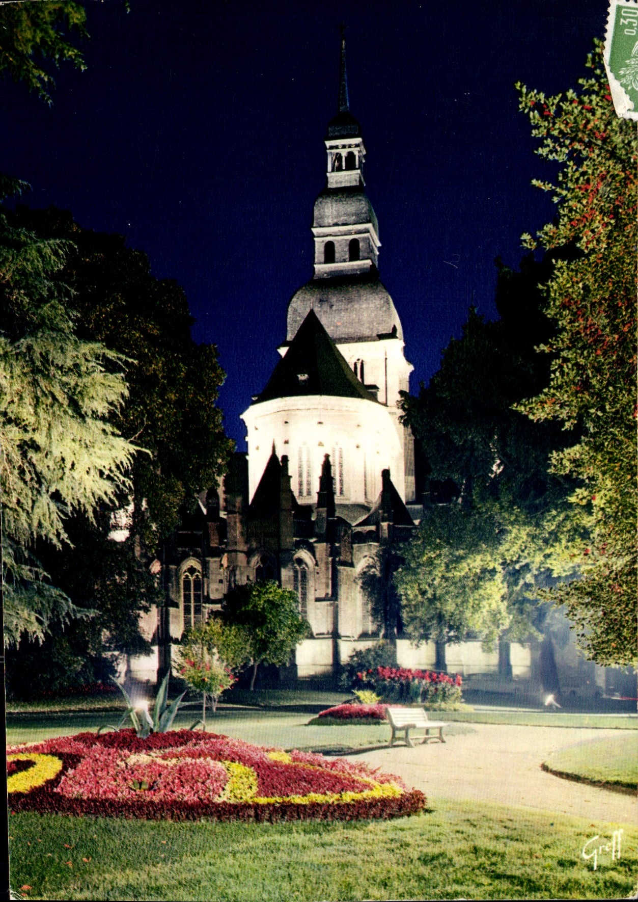 CPM En Bretagne Dinan Cotes du Nord Basilique Saint sauveur et Jardins Anglais Illumines