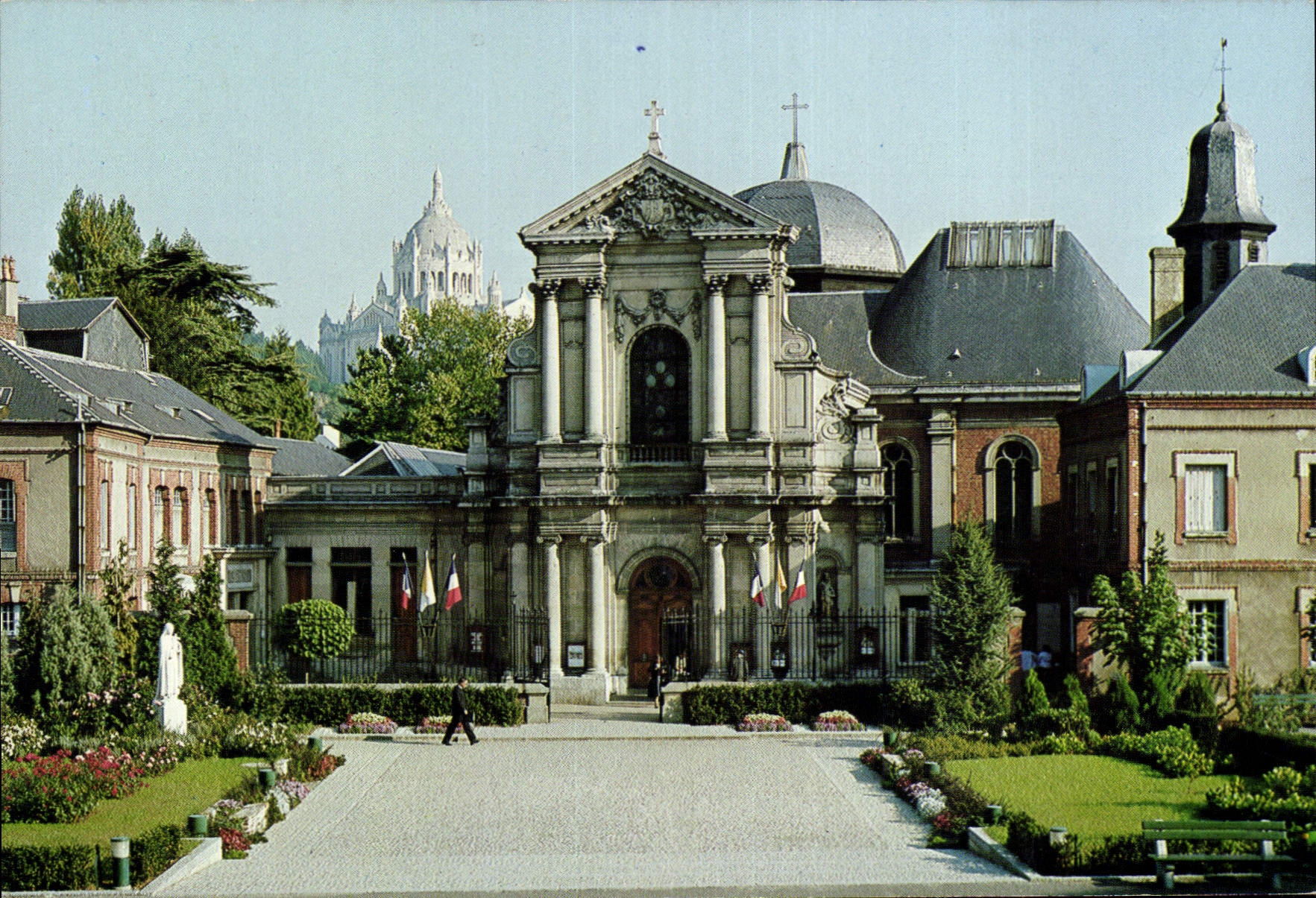 CPM Lisieux Calvados la Chapelle du Carmel 