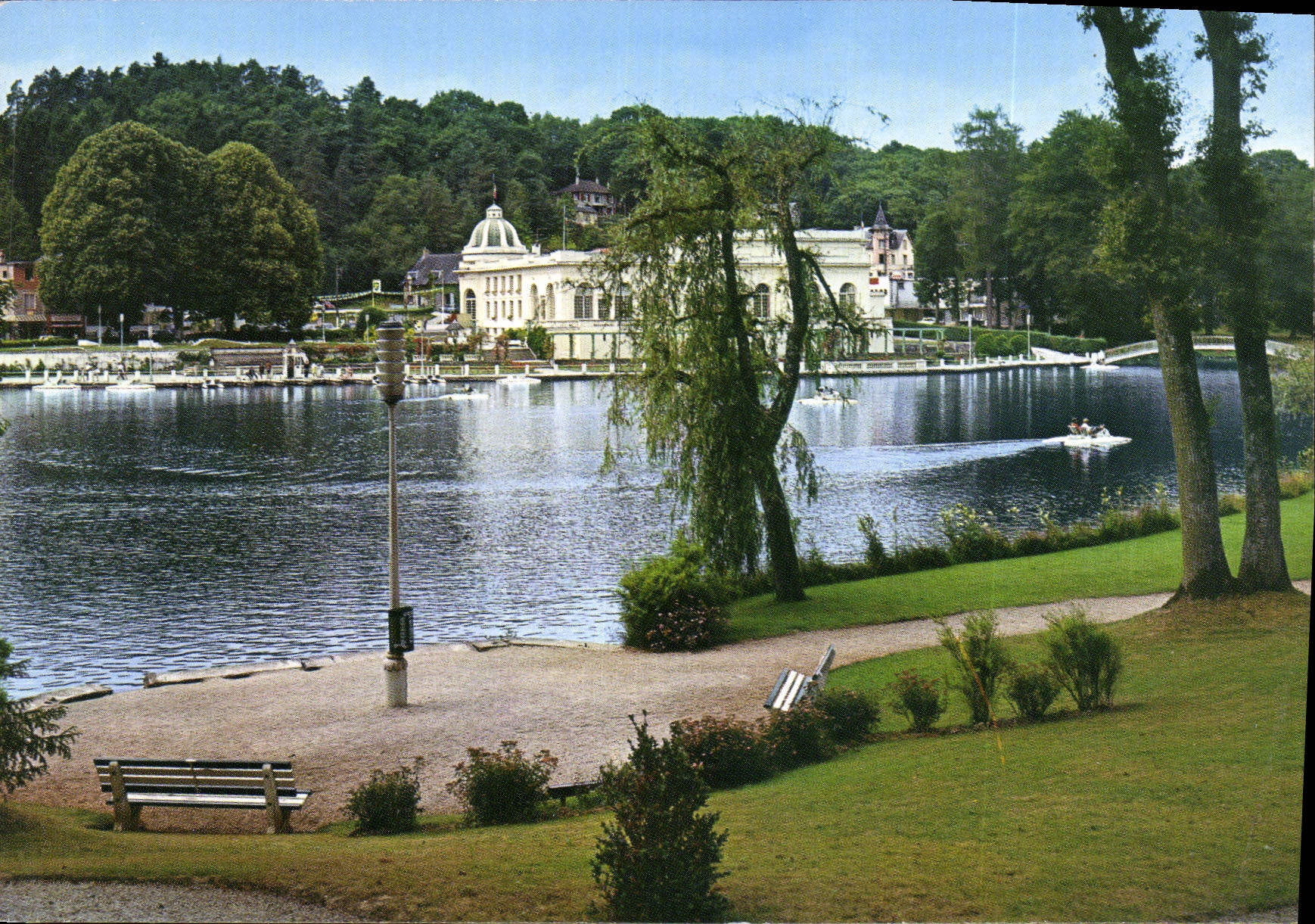 CPM Station Thermale de Bagnoles de l'orne orne le Casino du Lac