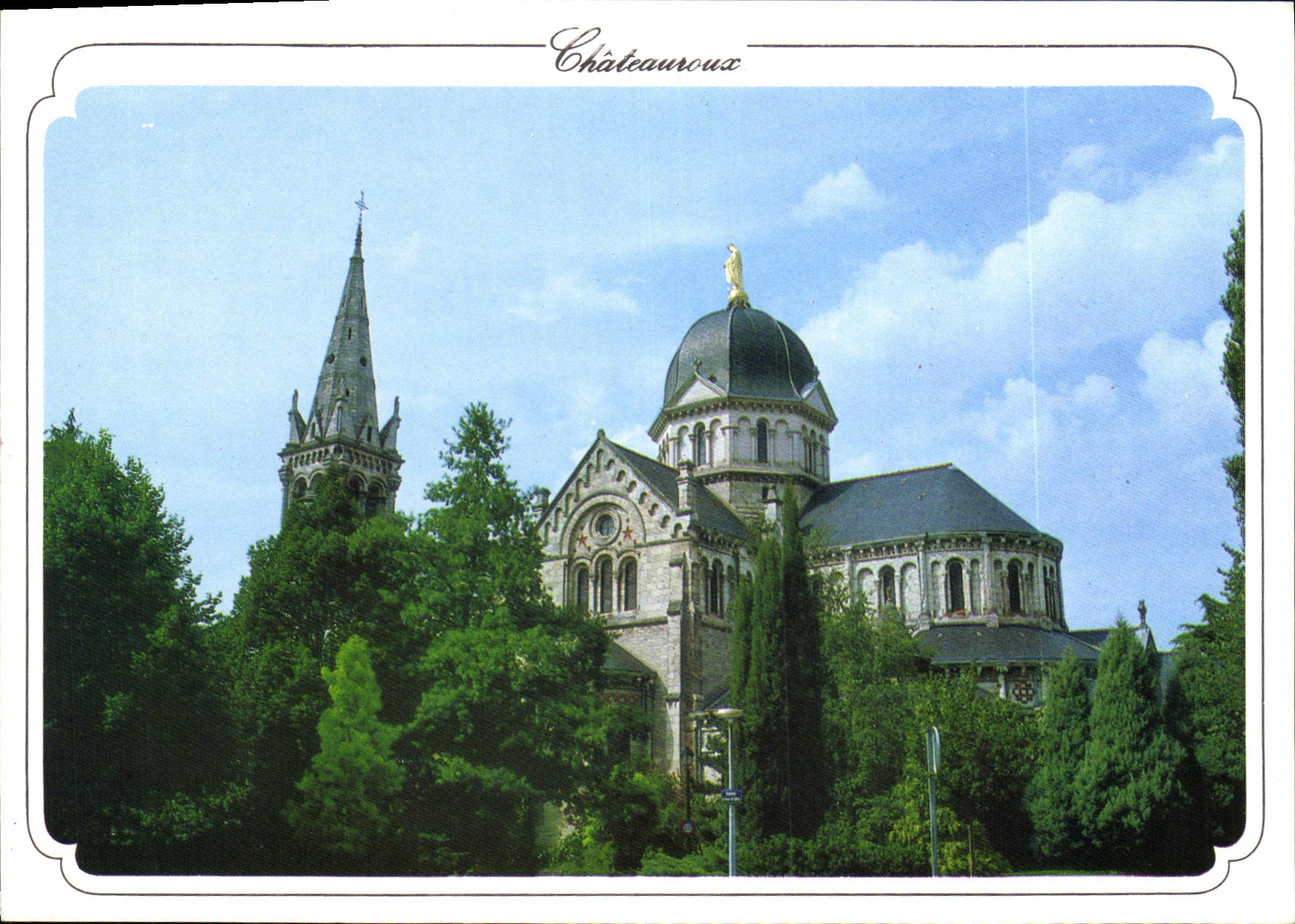 CPM Chateauroux Indre 1ere ville fleurie d'Europe Eglise Notre Dame 