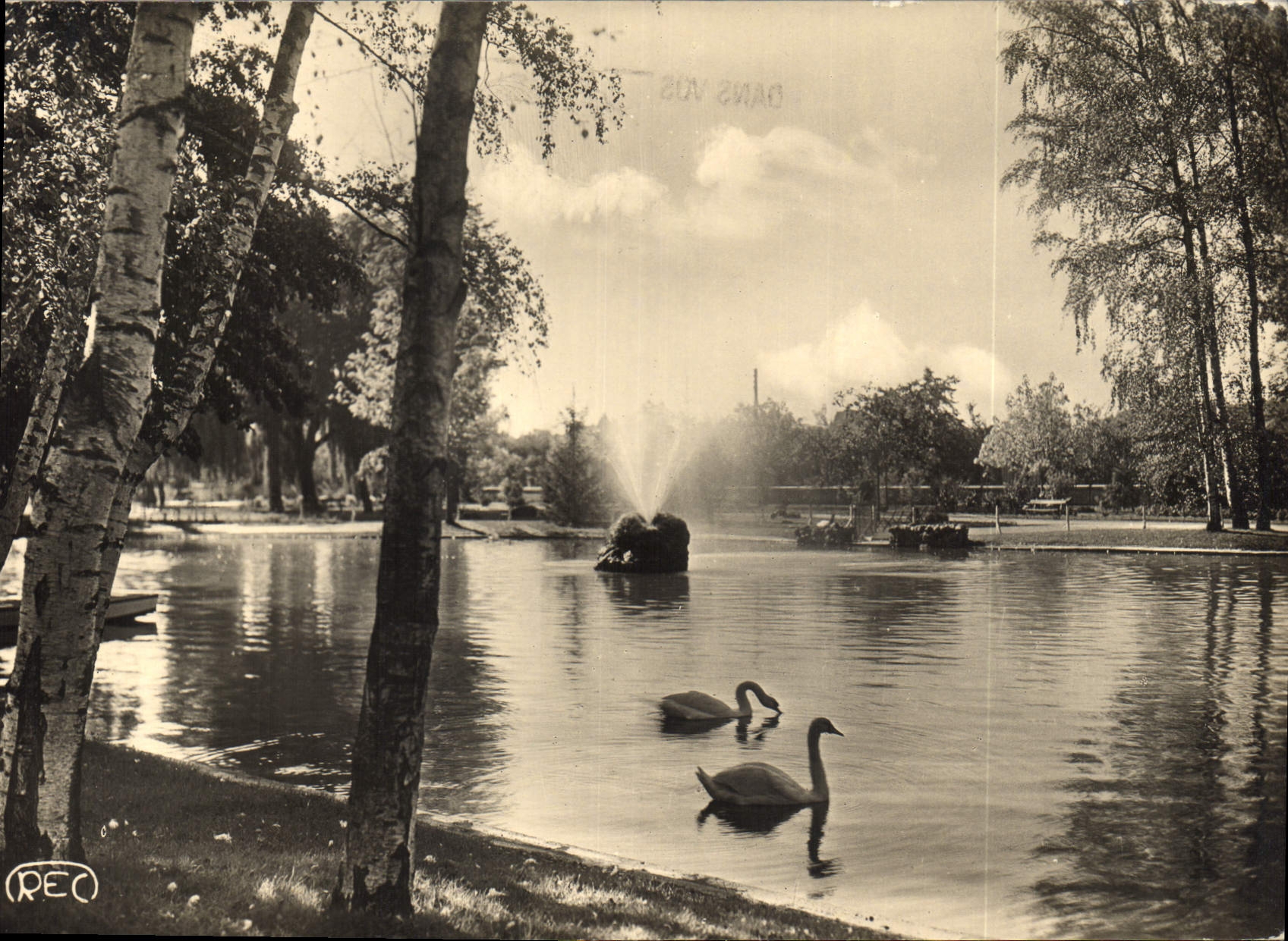 CPM Chateauroux Indre le Lac du Jardin public 