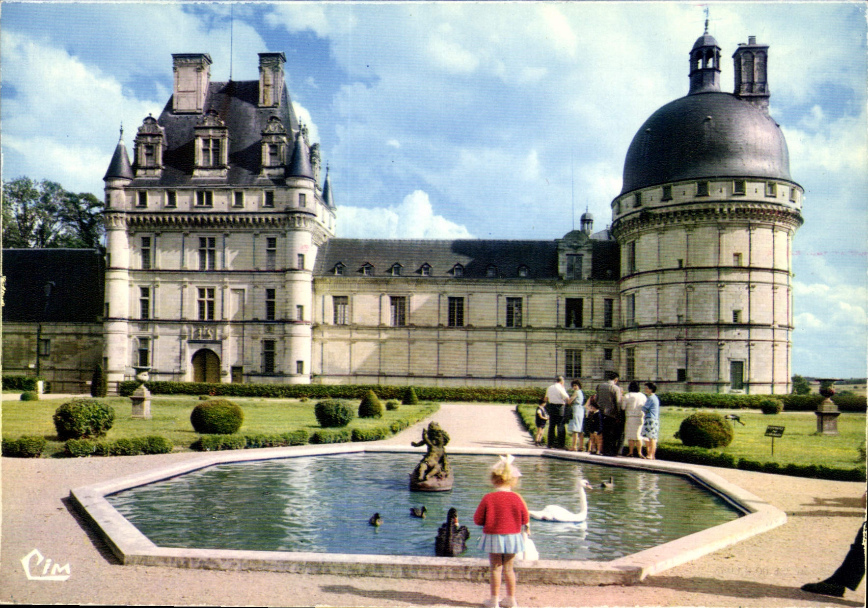CPM Valencay Indre le Chateau XVI et ses Jardins 