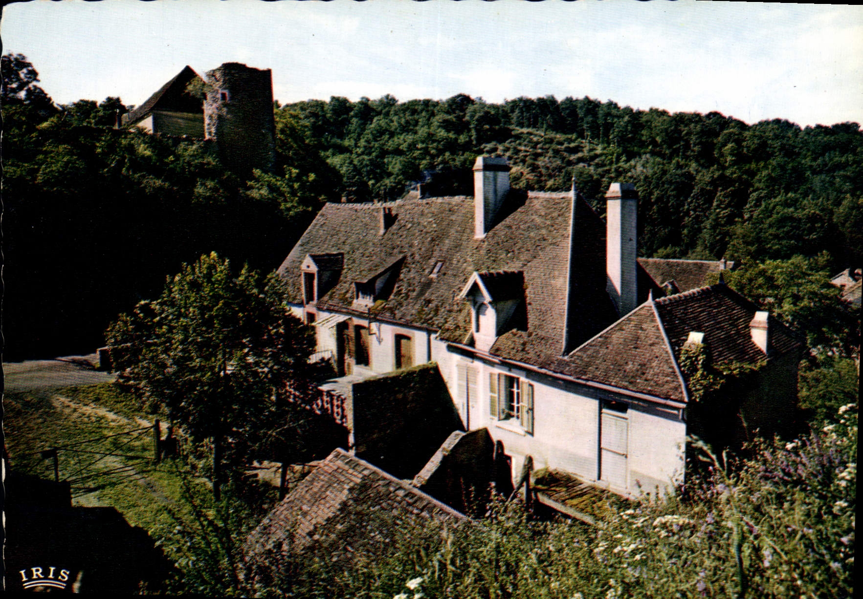 CPM Vallee de la Creuse Gargilesse Indre la Maison de G Sand dans ce village d'Arcadie eminemment go