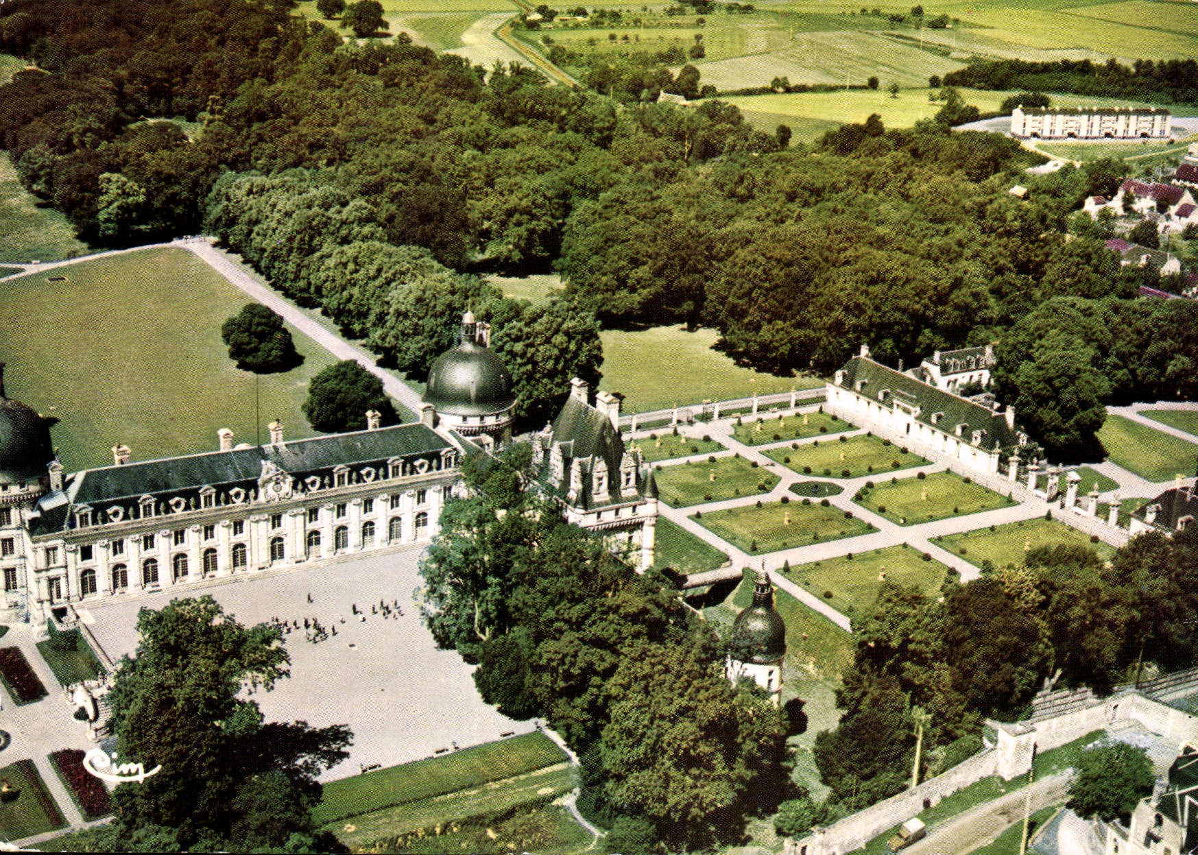 CPM Valencay Indre le Chateau et ses Jardins