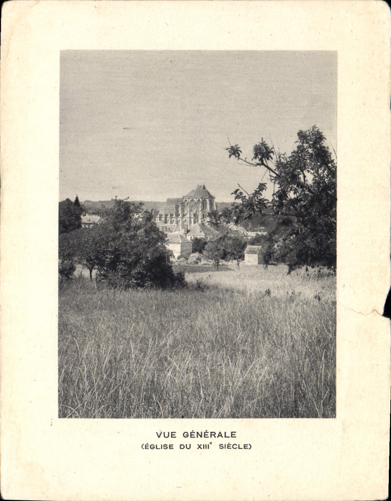 CPM Vue generale Eglise du XIII siecle