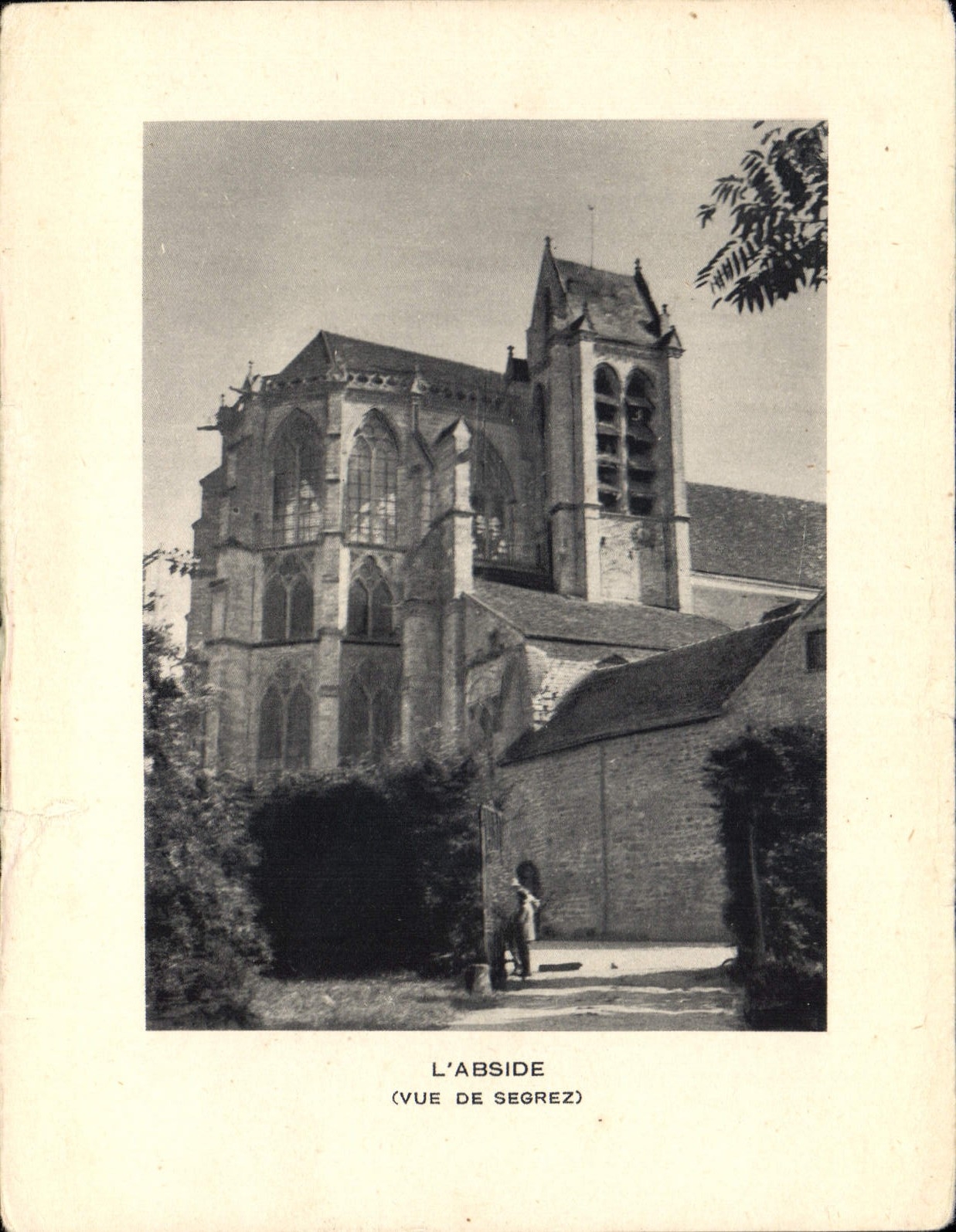 CPM L'Abside vue de Segrez