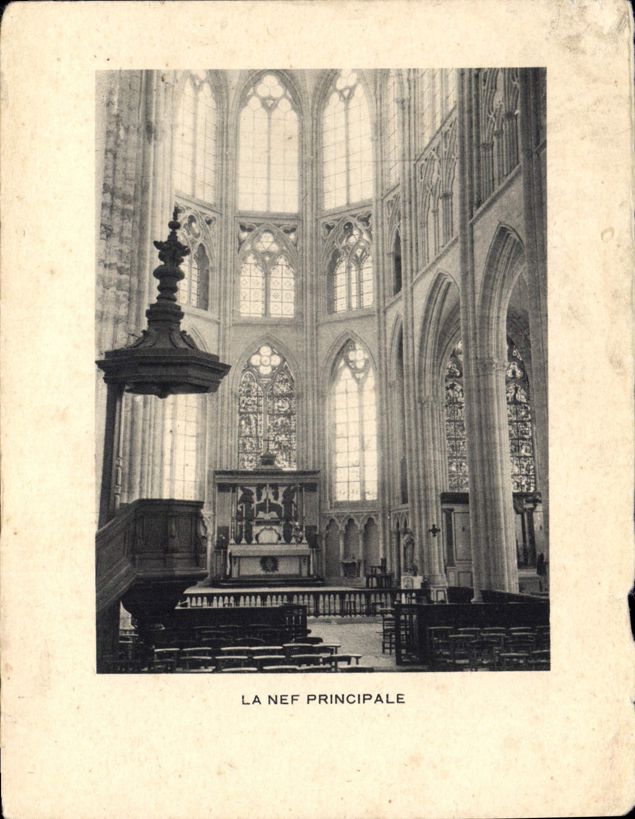 CPM La Nef Principale