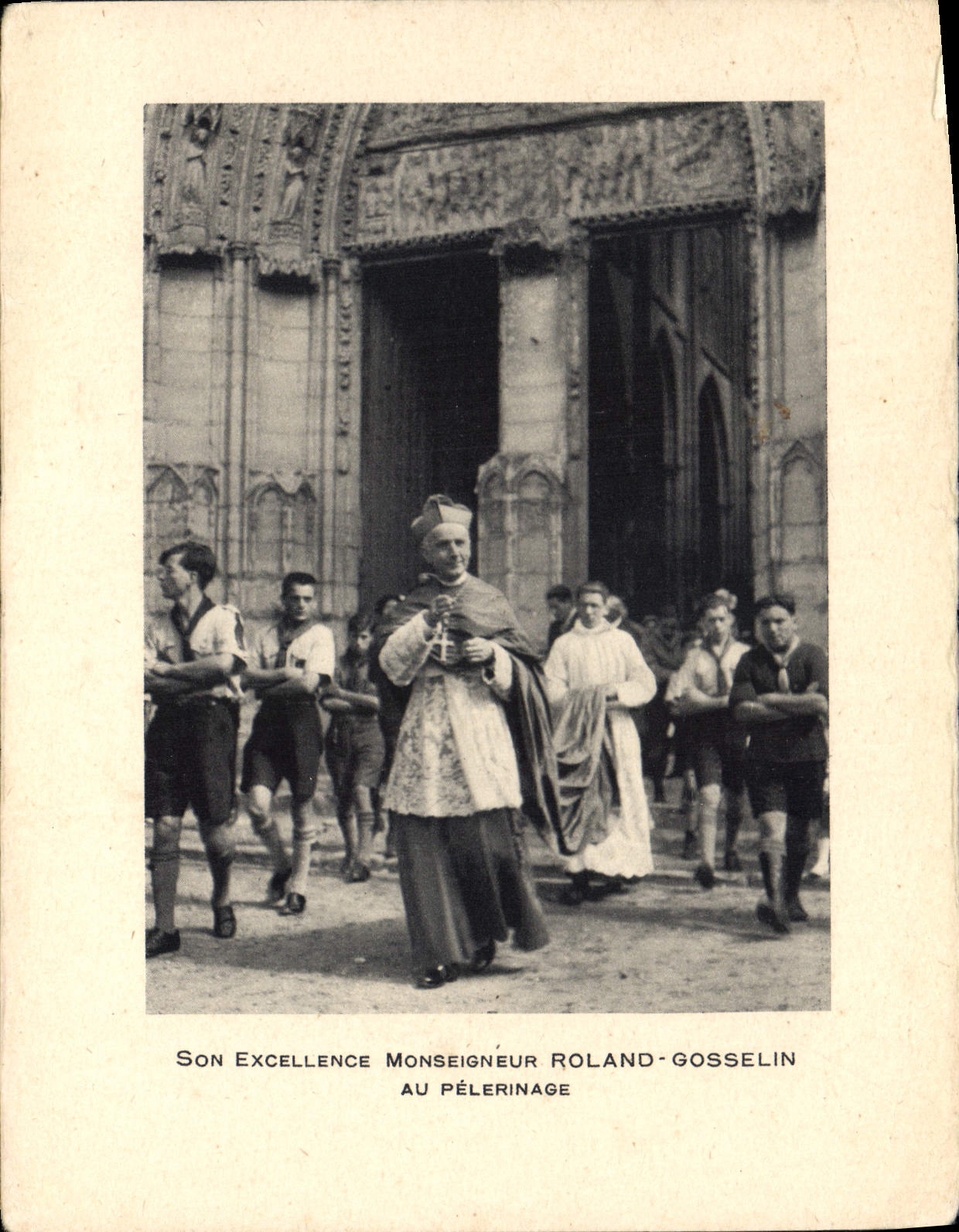 CPM Son Excellence Monseigneur Roland Gosselin au Pelerinage