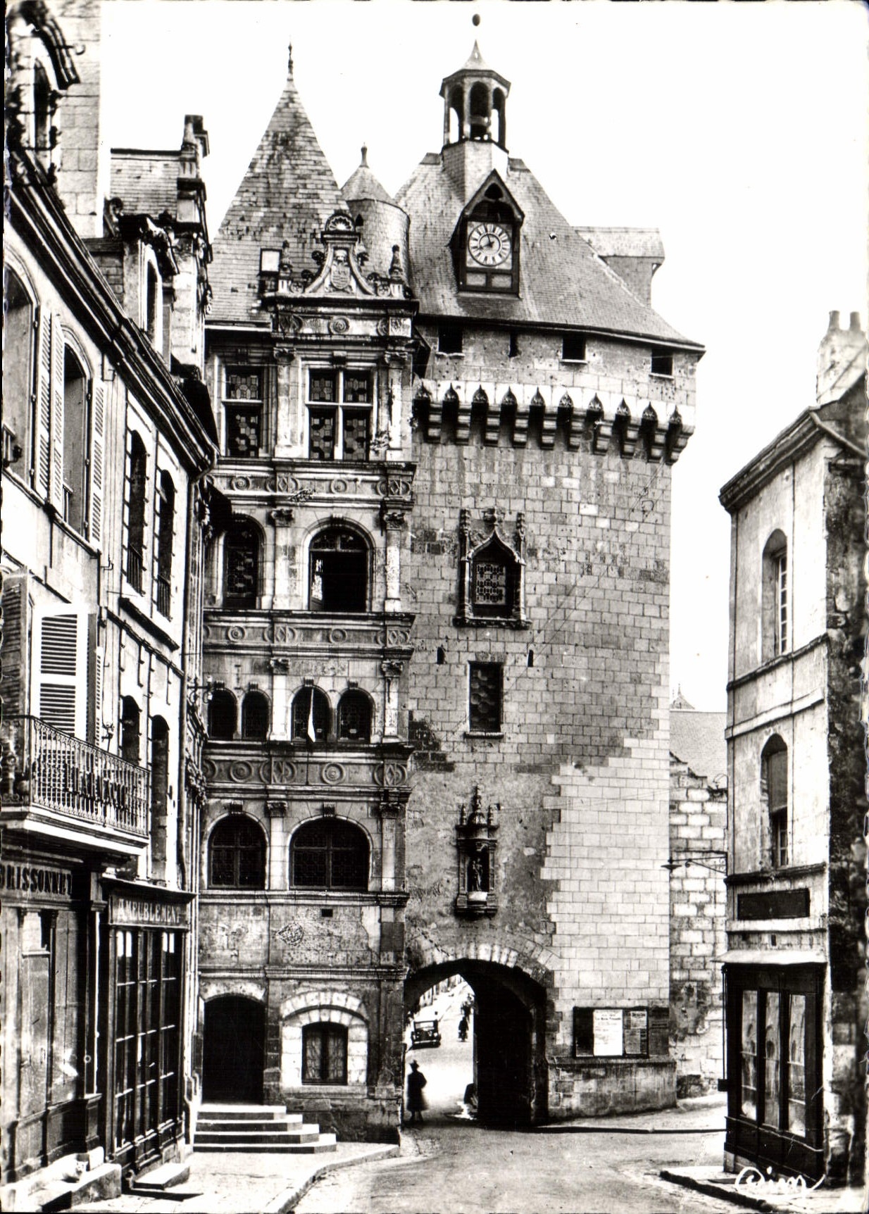 CPM Loches I et L Hotel de ville et Porte Picois