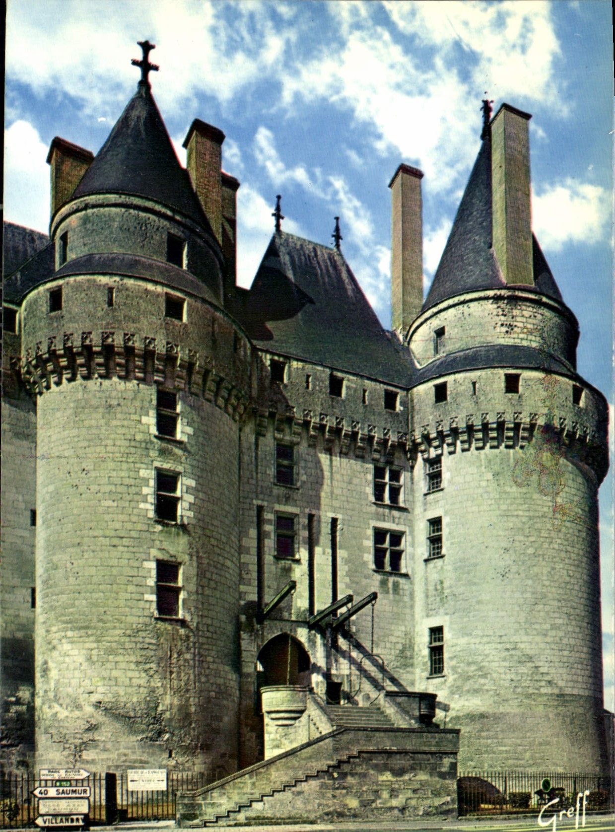 CPM En Touraine Langeais Indre et Loire le Chateau XV S c'est Louis XI qui fit elever l'edifice actu