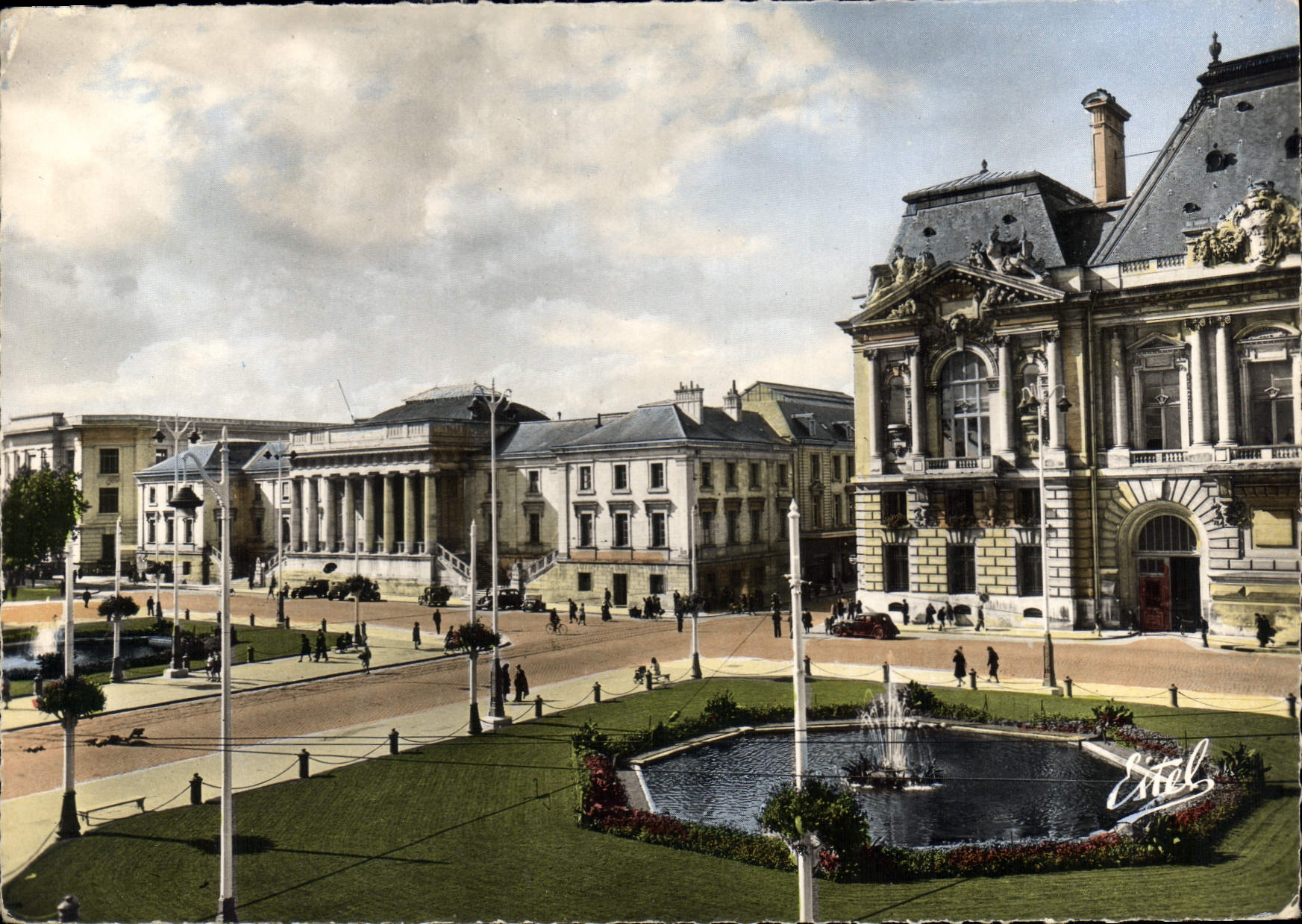 CPM Tours la Place Jean Jaures et le Palais de Justice 