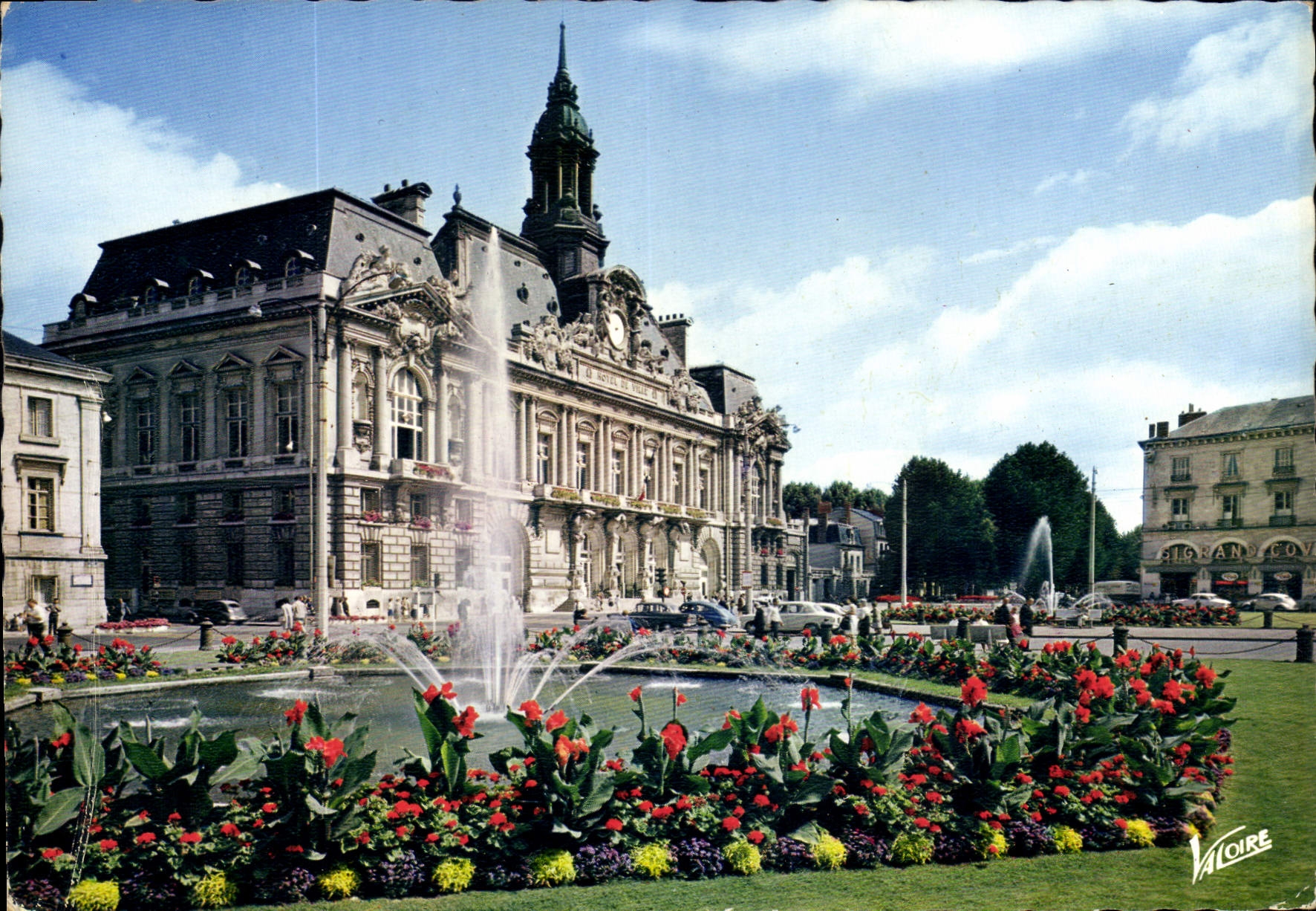 CPM Les merveilles du Val de Loire Tours Indre et loire l'Hotel de ville Place Jean Jaures 