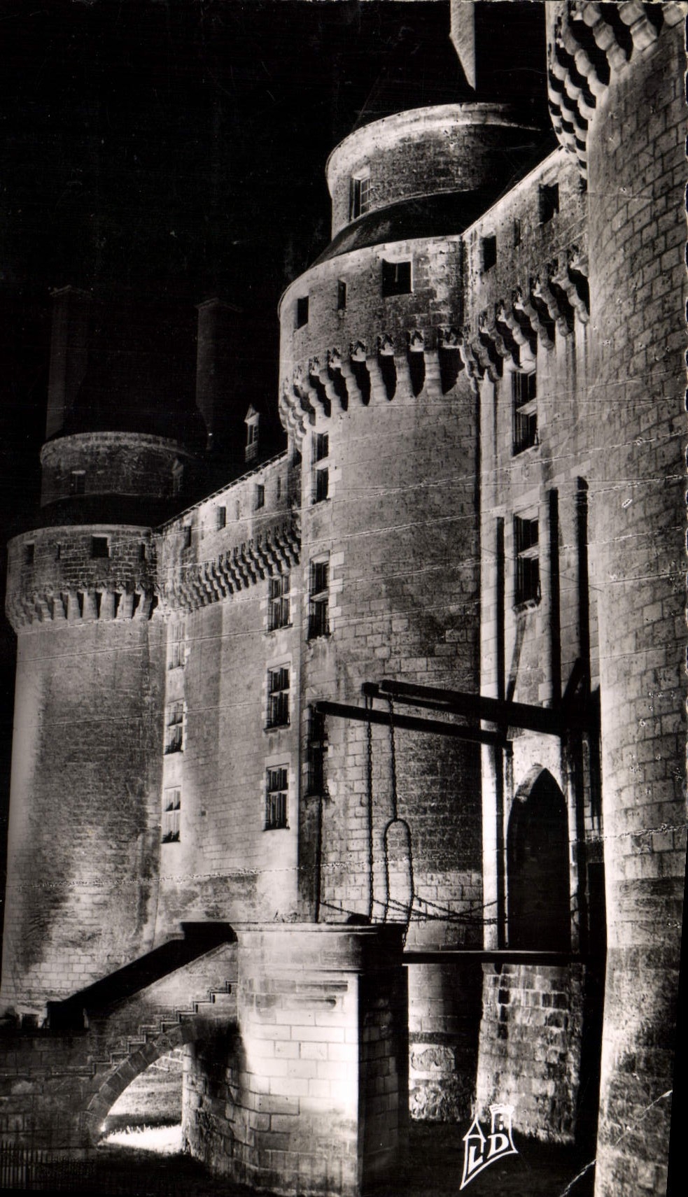 CPM En Touraine Langeais le Chateau illumine 