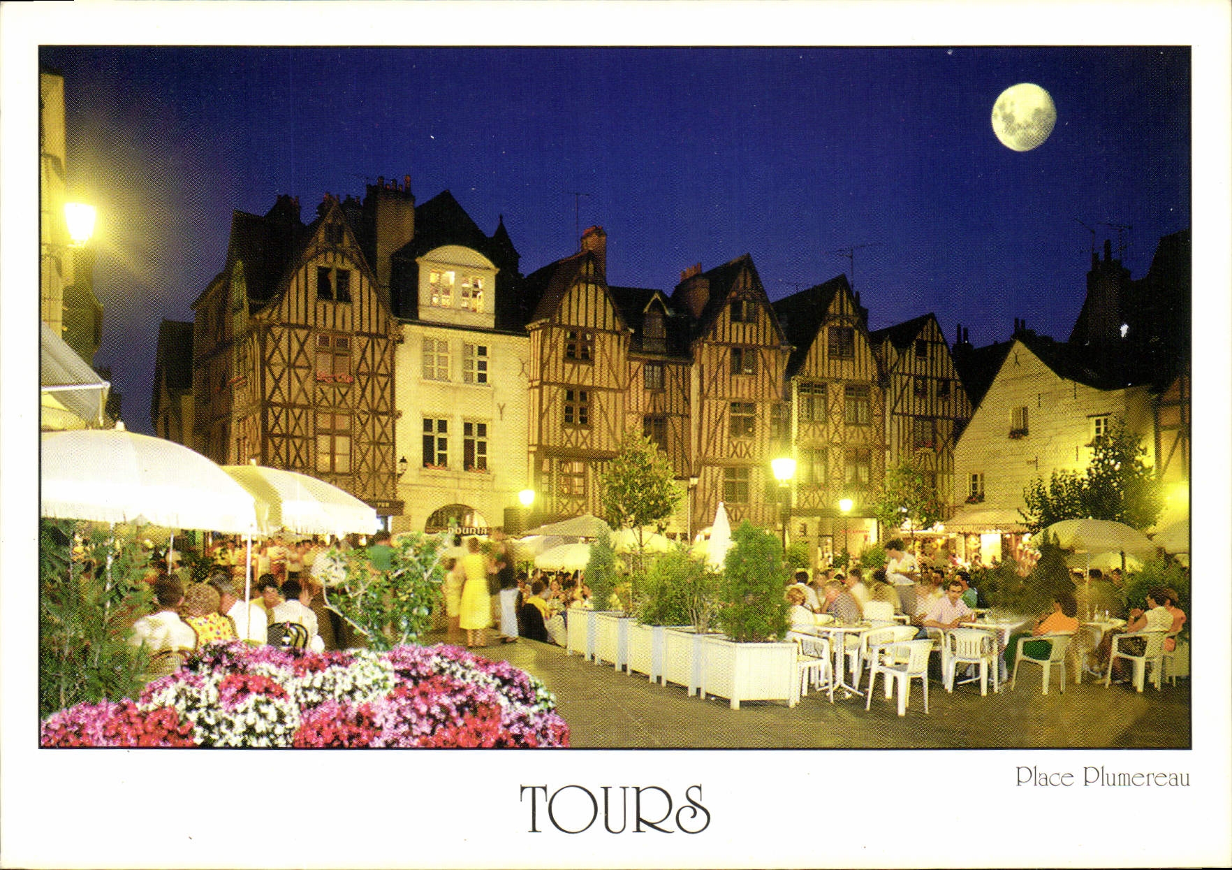 CPM Les Merveilles du Val de Loire Tours Indre et Loire place plumereau maisons du XV siecle 