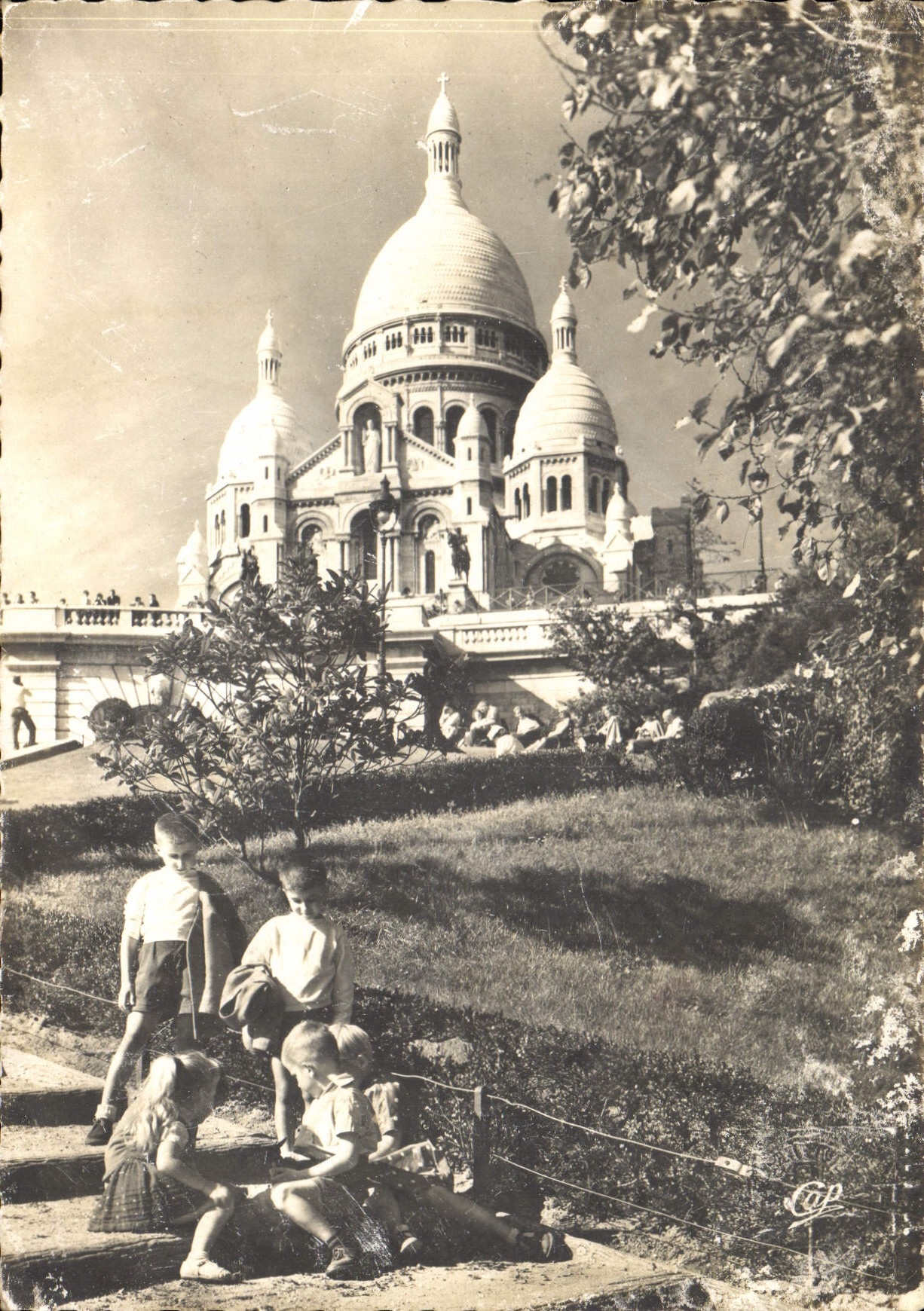 CPM Paris le Sacre Coeur Enfants