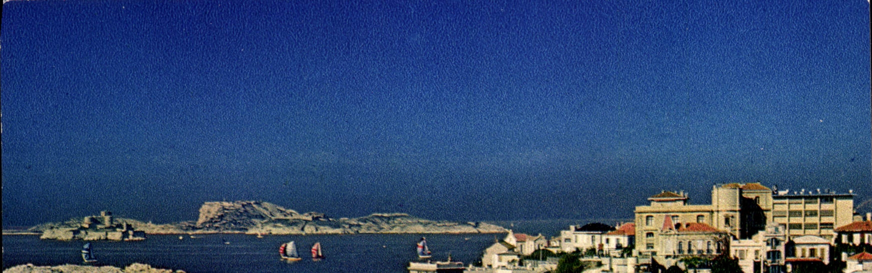CPM Le Carrefour du monde Marseille Corniche Kennedy le pitet Nice et les Iles