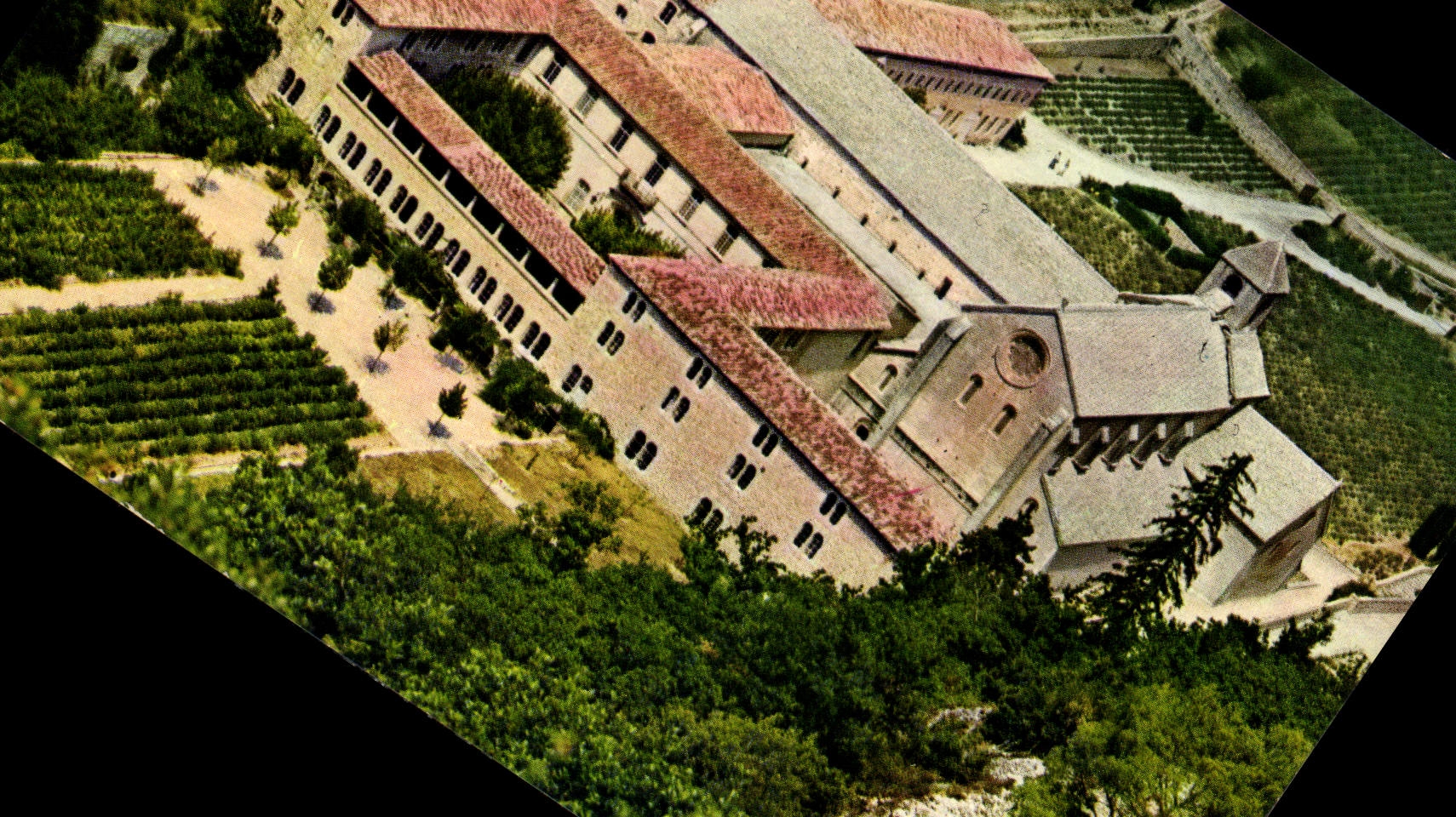 CPM L'Abbaye cistercienne de Senanque edifiee au XIIe siecle