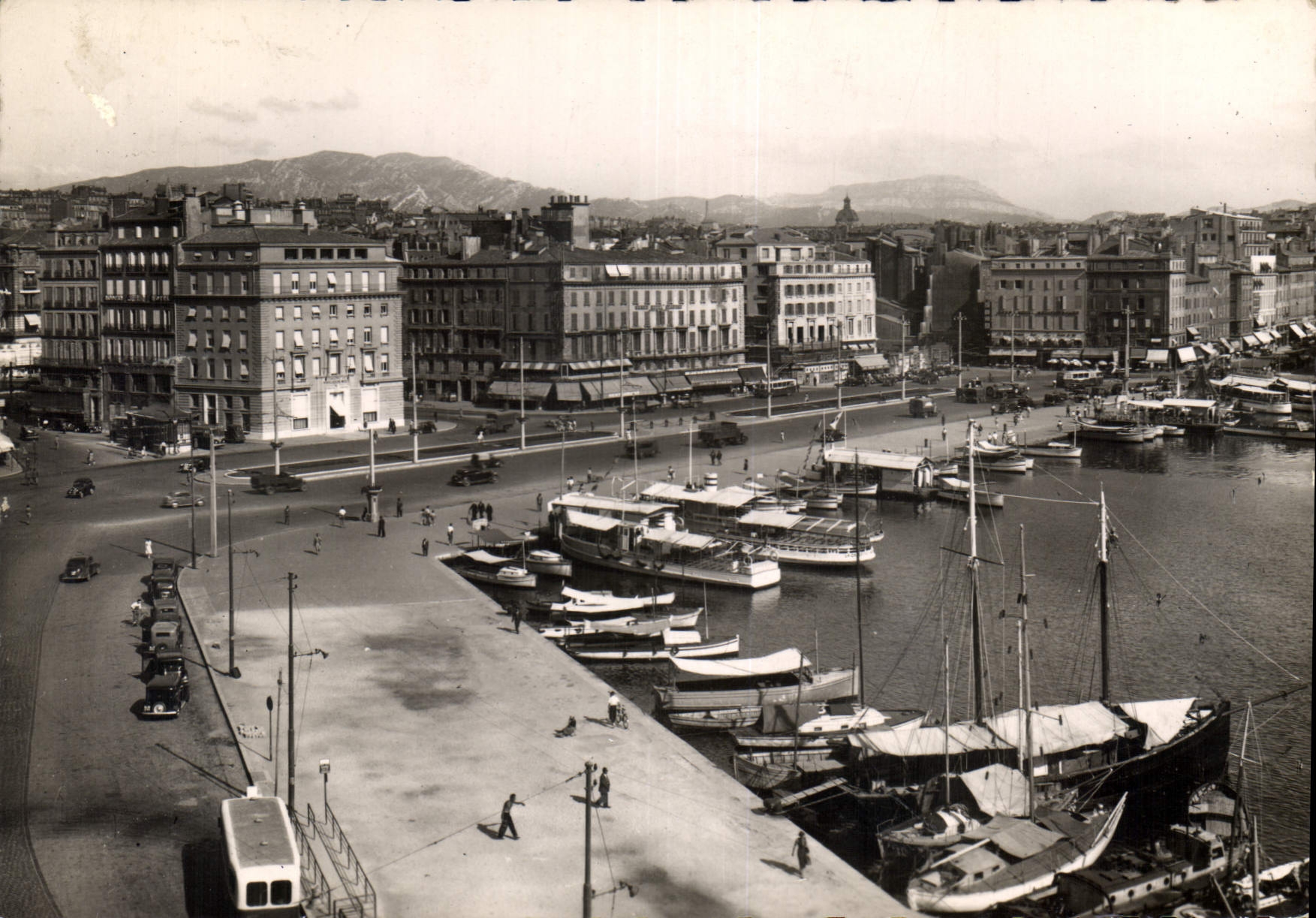 CPM Marseille Quai des Belges Bateaux