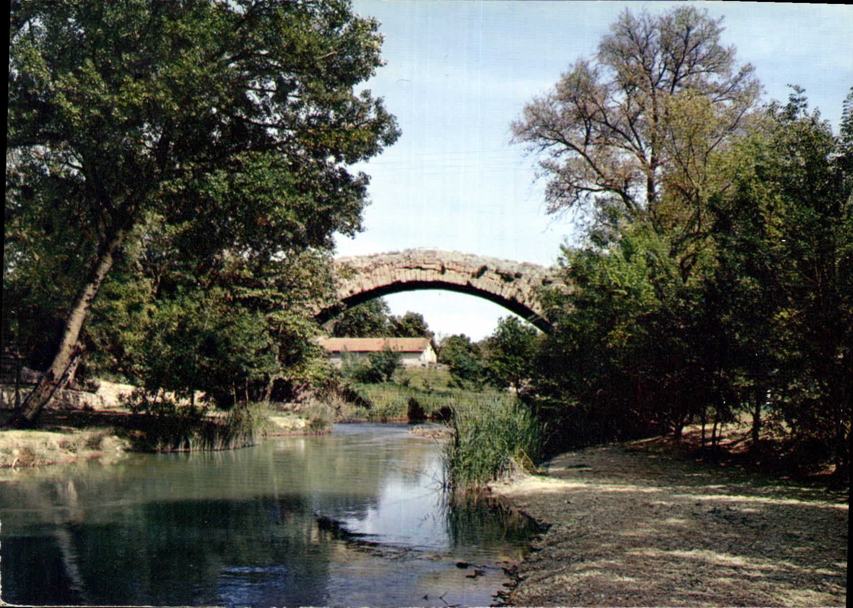 CPM Environs d'Aix en Provence B du R le pont des Trois Sautets 