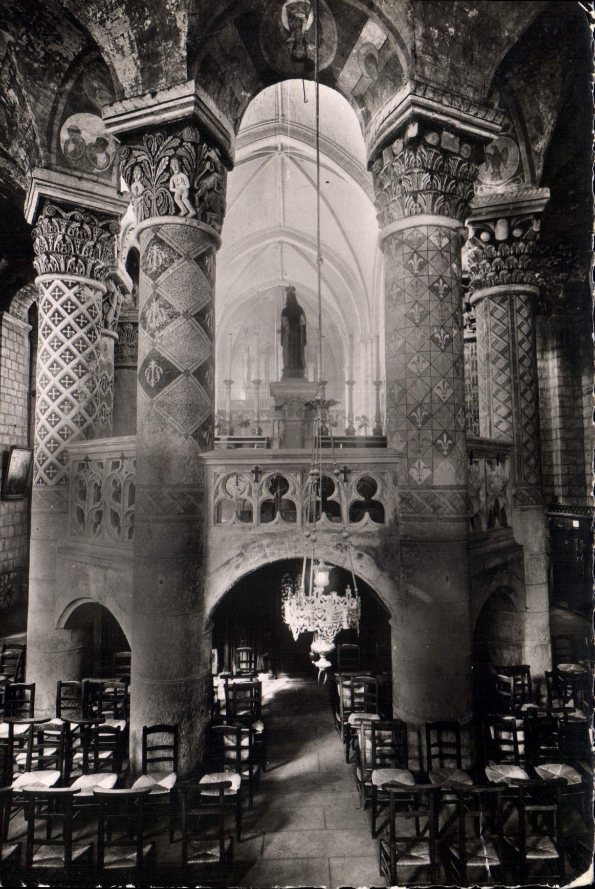 CPM Poitiers Eglise Sainte Radegonde vue posterieure du choeur XI 