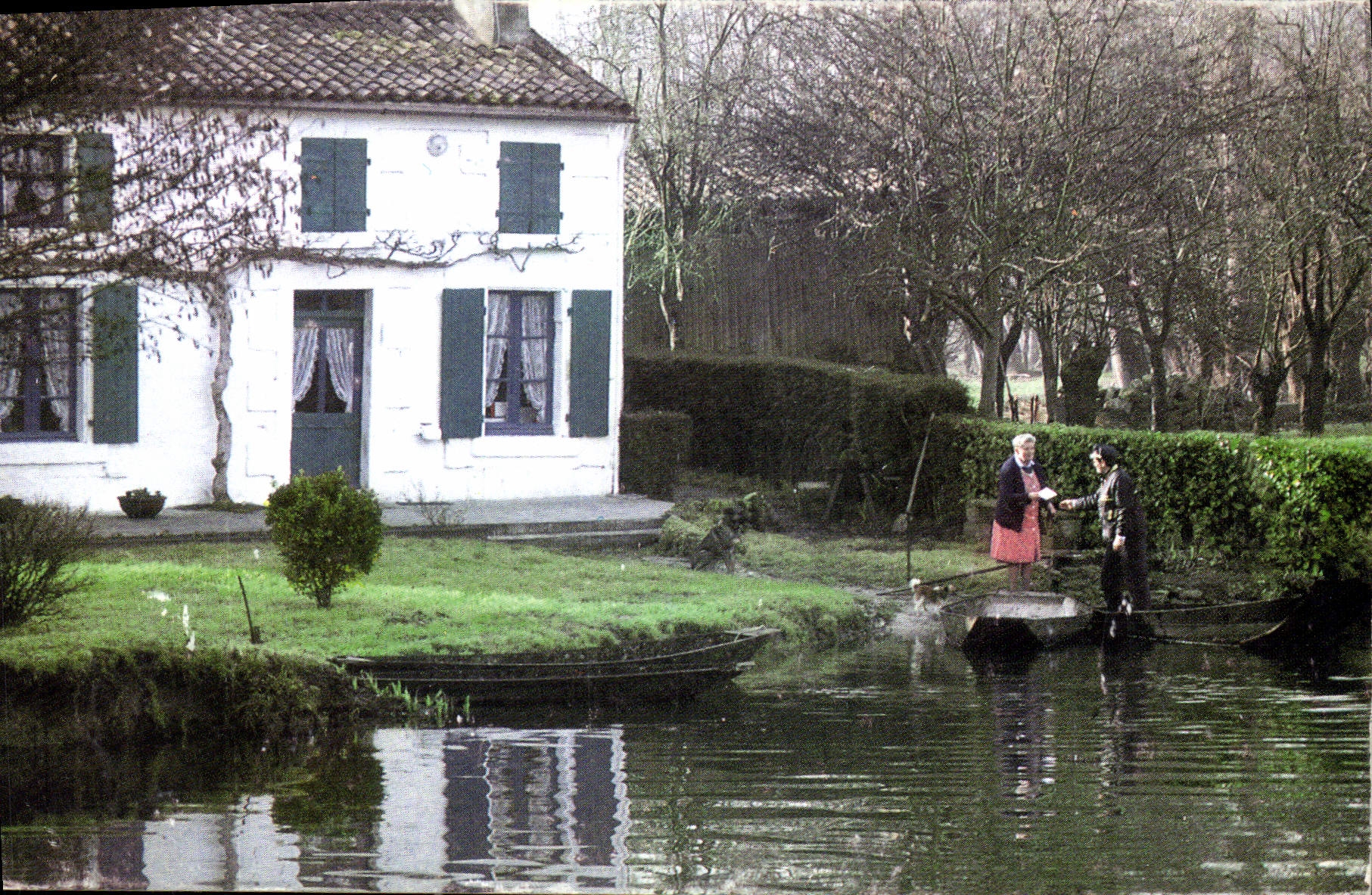 CPM Folklore Maison Facteur