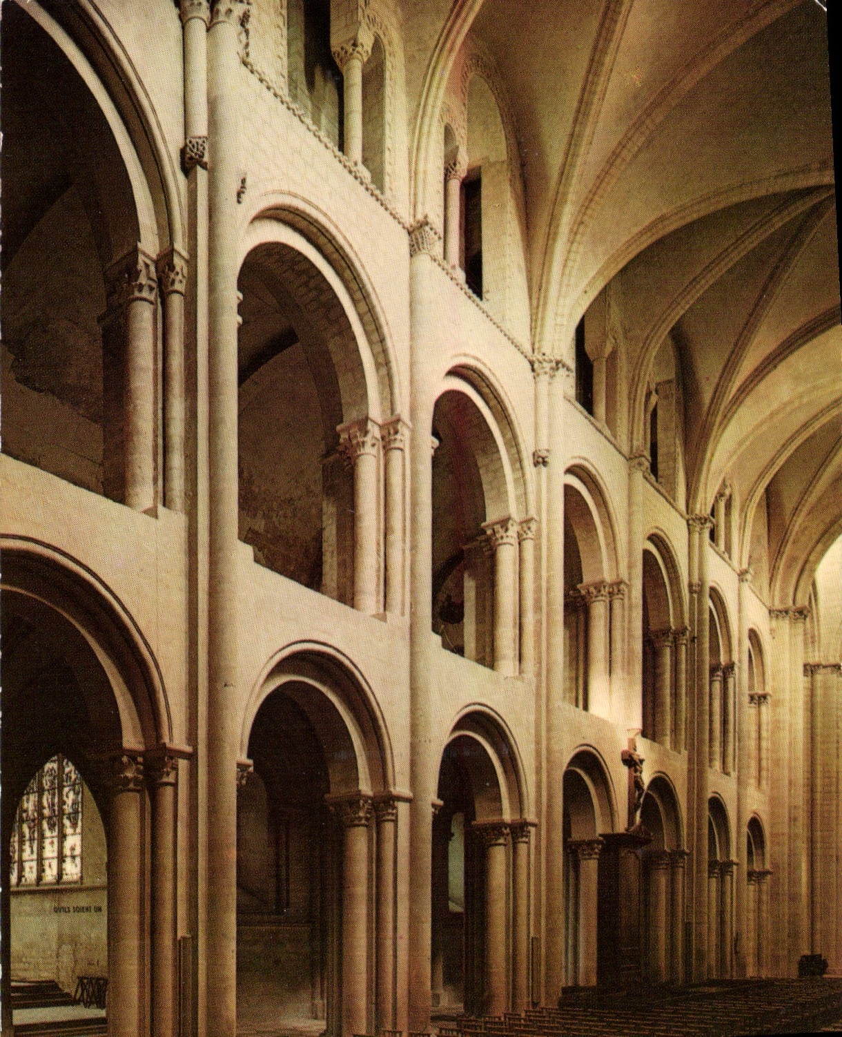 CPM Caen Abbaye aux Hommes Eglise Saint Etienne Nef Romane cote Nord 