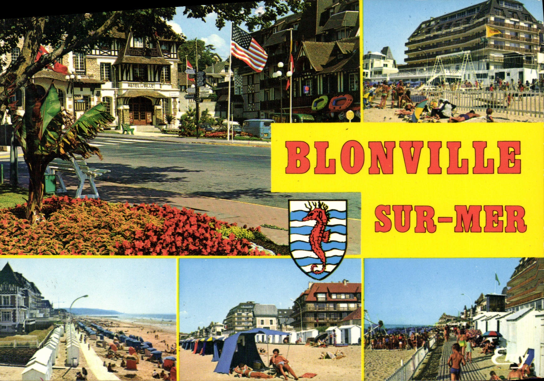 CPM Blonville sur Mer Calvados la Place de l'Hotel de Ville la Plage et le front de Mer