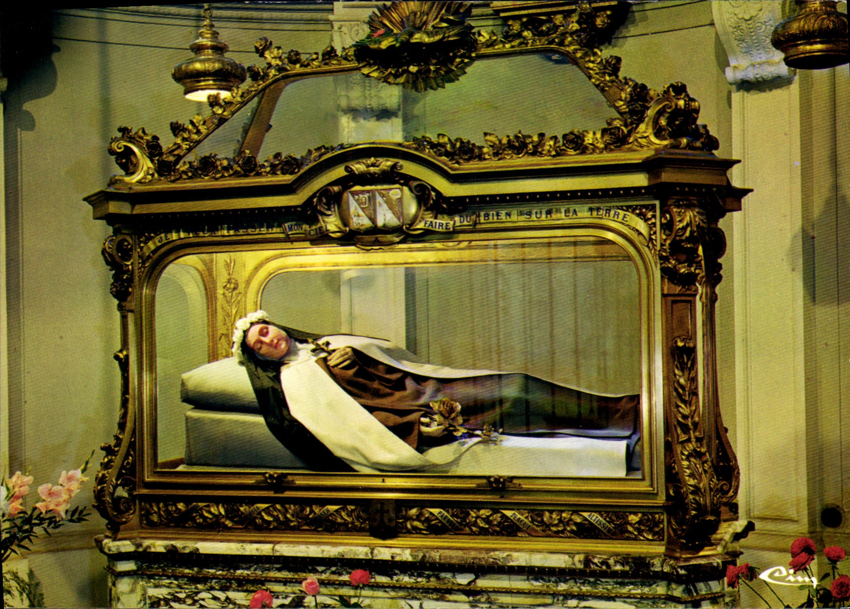 CPM Carmel de Lisieux la chasse de Ste Therese de l'Enfant Jesus