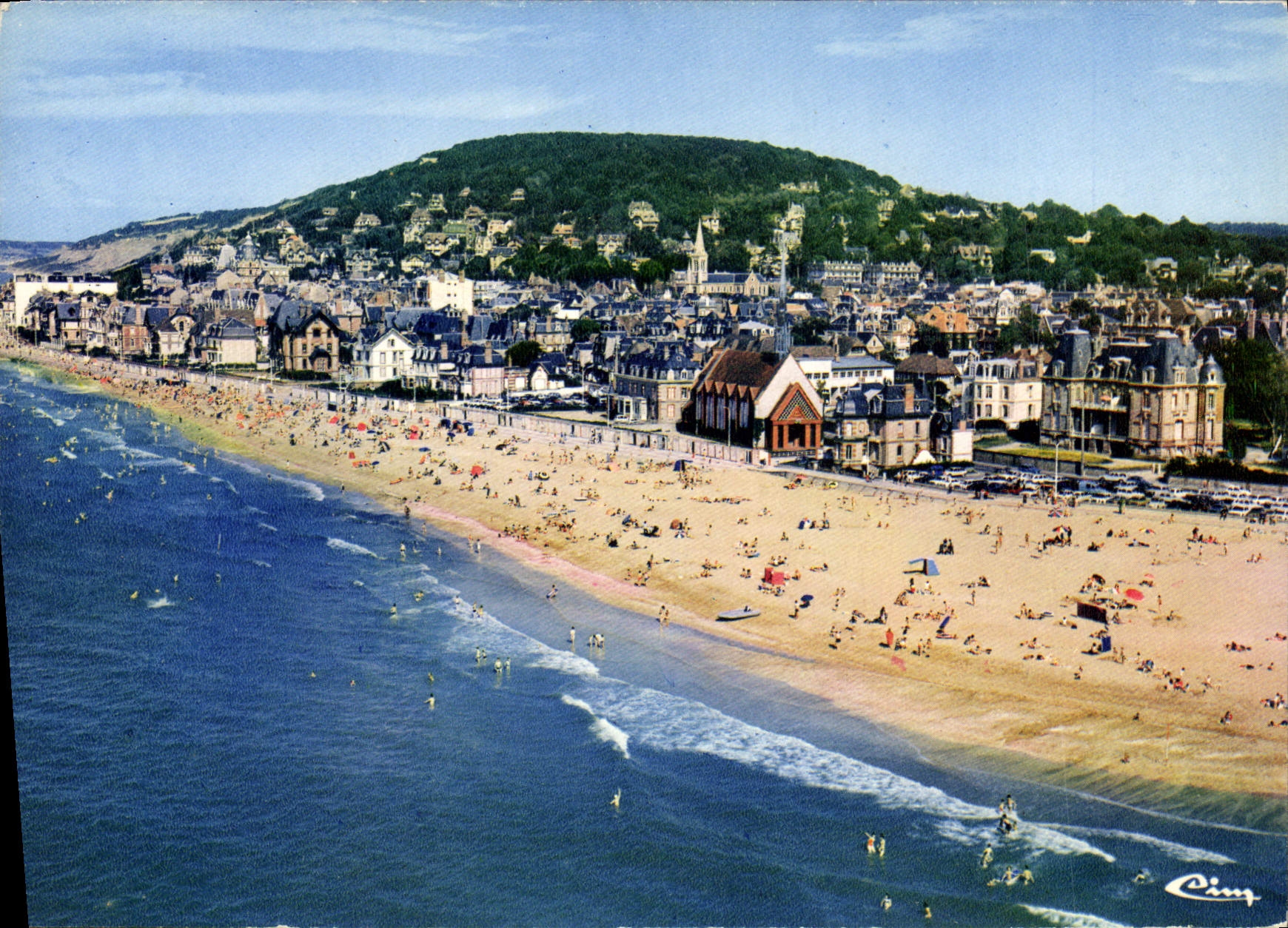 CPM Houlgate Calvados Vue generale aeienne la plage 