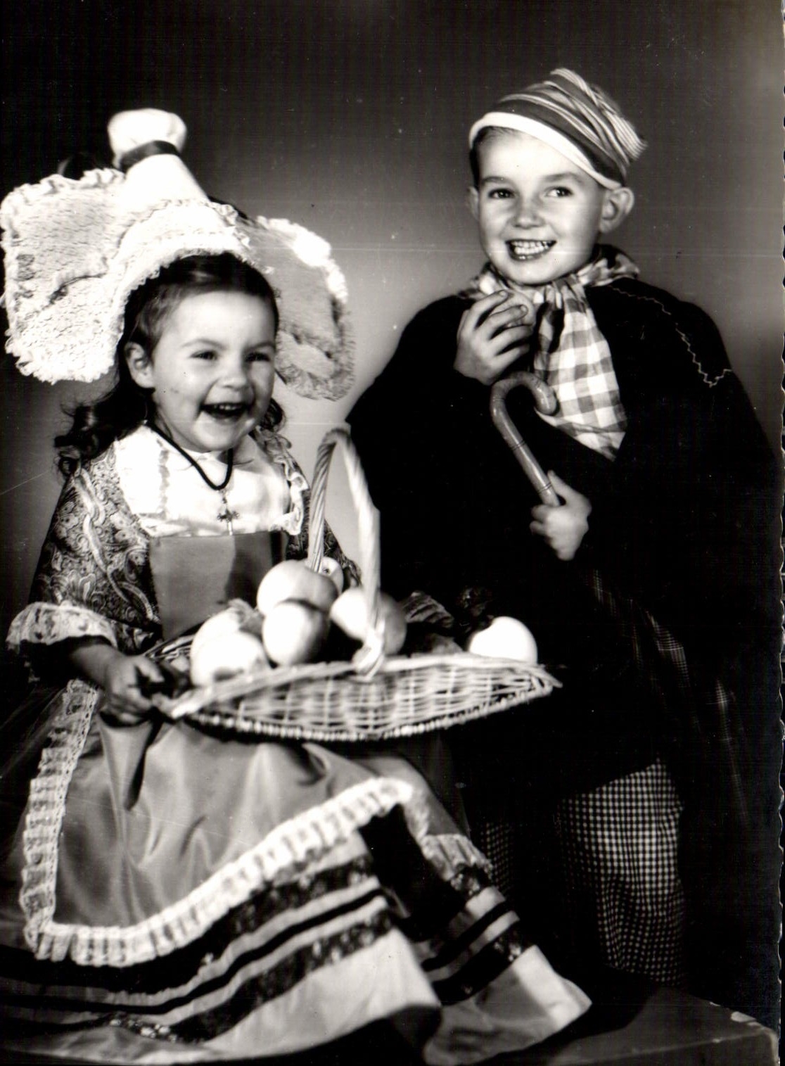 CPM La Normandie les Joyeux petits Normands