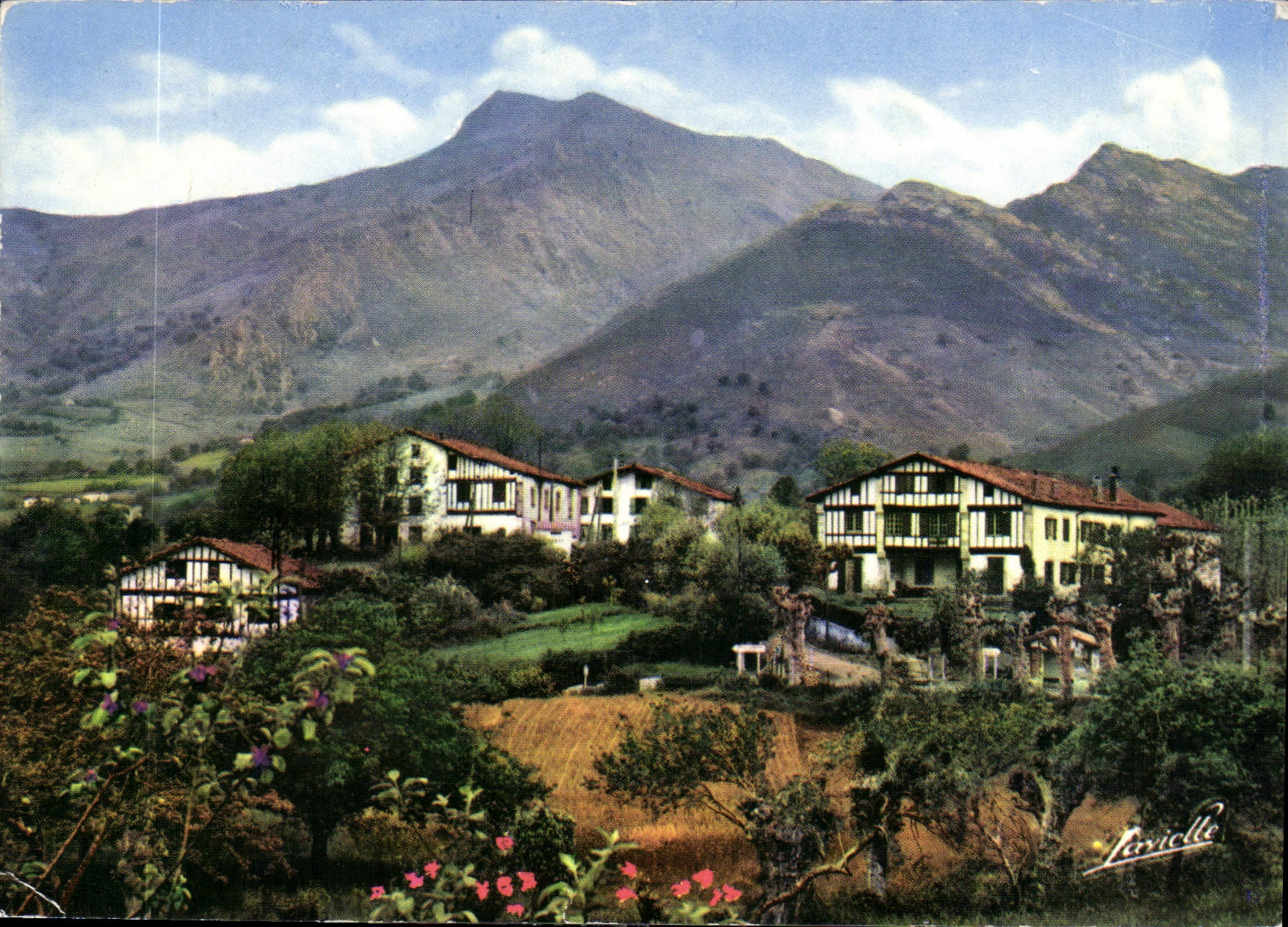 CPM Maisons Basques au pied de la Rhune 